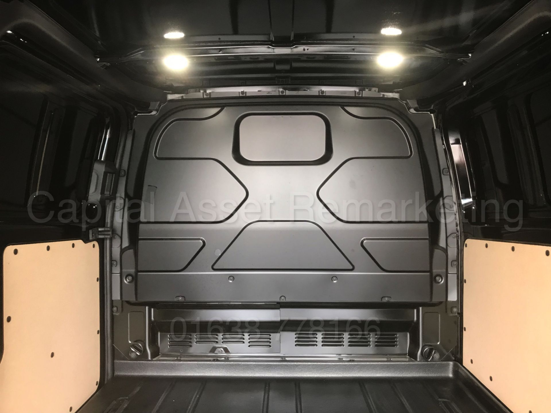 FORD TRANSIT CUSTOM *TREND EDITION* (2018 - ALL NEW MODEL) '2.0 TDCI - 6 SPEED' *DELIVERY MILEAGE* - Image 30 of 49