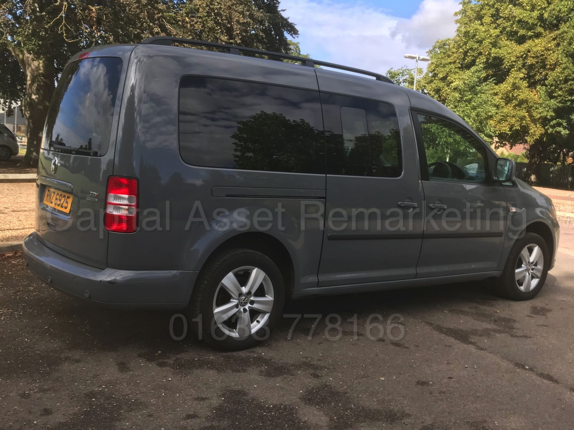 VOLKSWAGEN CADDY C20 MAXI *LIFE* (2012) '1.6 TDI- 102 BHP - STOP/START' *A/C* (7 SEATER) (NO VAT) - Bild 12 aus 41