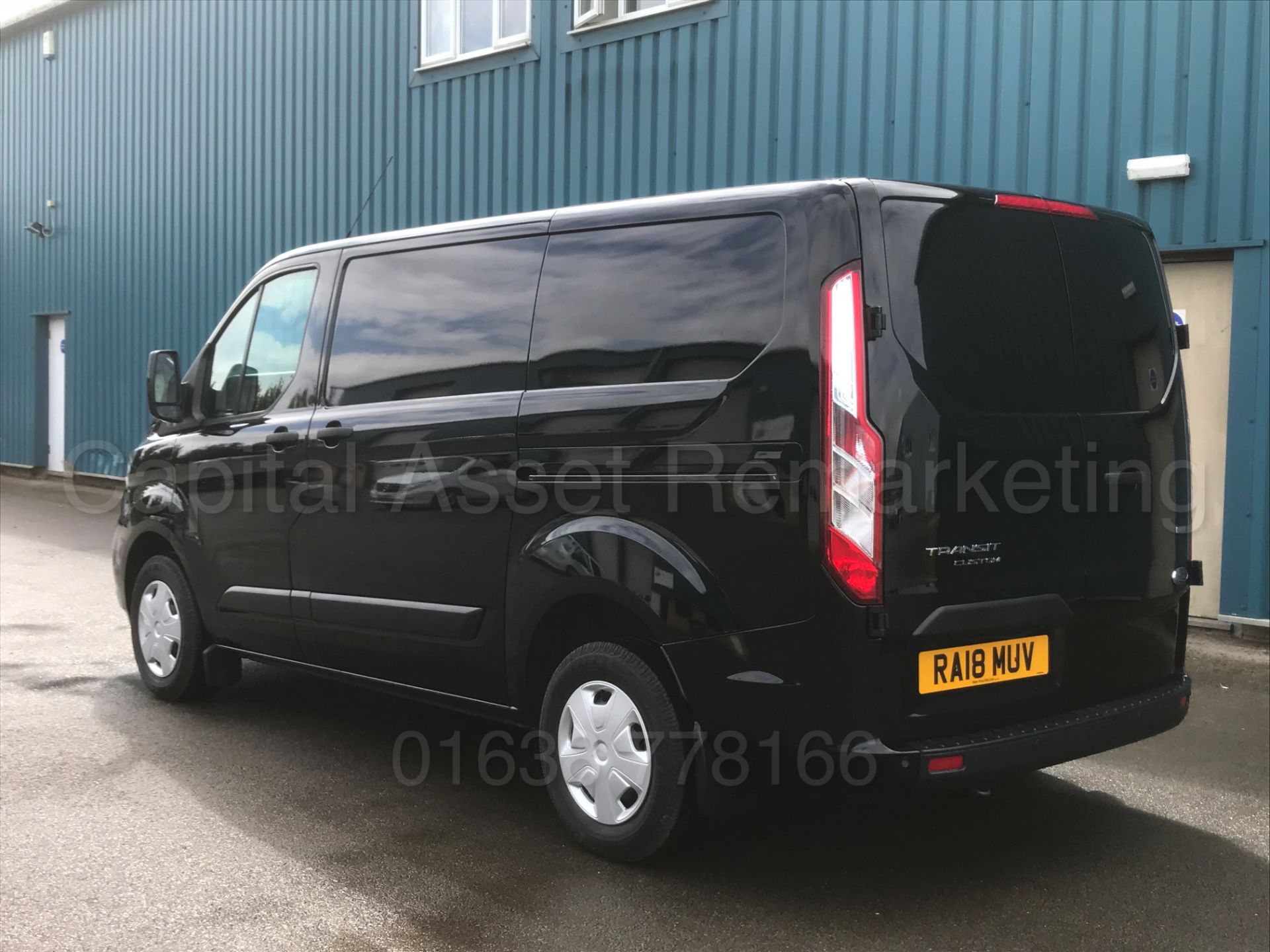 FORD TRANSIT CUSTOM *TREND EDITION* (2018 - ALL NEW MODEL) '2.0 TDCI - 6 SPEED' *DELIVERY MILEAGE* - Bild 8 aus 49