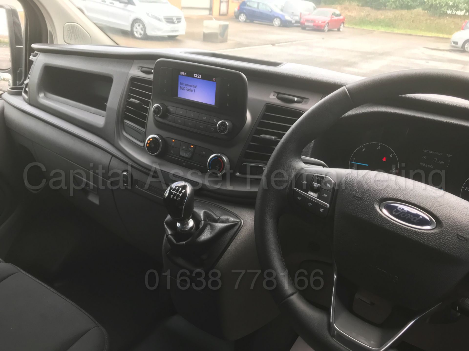 FORD TRANSIT CUSTOM *TREND EDITION* (2018 - ALL NEW MODEL) '2.0 TDCI - 6 SPEED' *DELIVERY MILEAGE* - Image 40 of 49