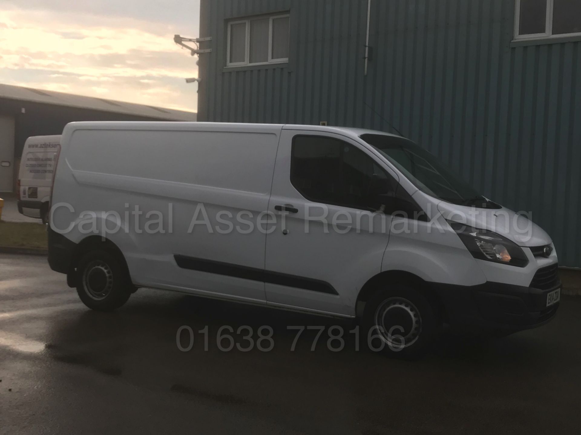 FORD TRANSIT CUSTOM 290 'ECO-TECH' **LWB - PANEL VAN** (2014) '2.2 TDCI - 6 SPEED' (1 OWNER) - Image 13 of 37