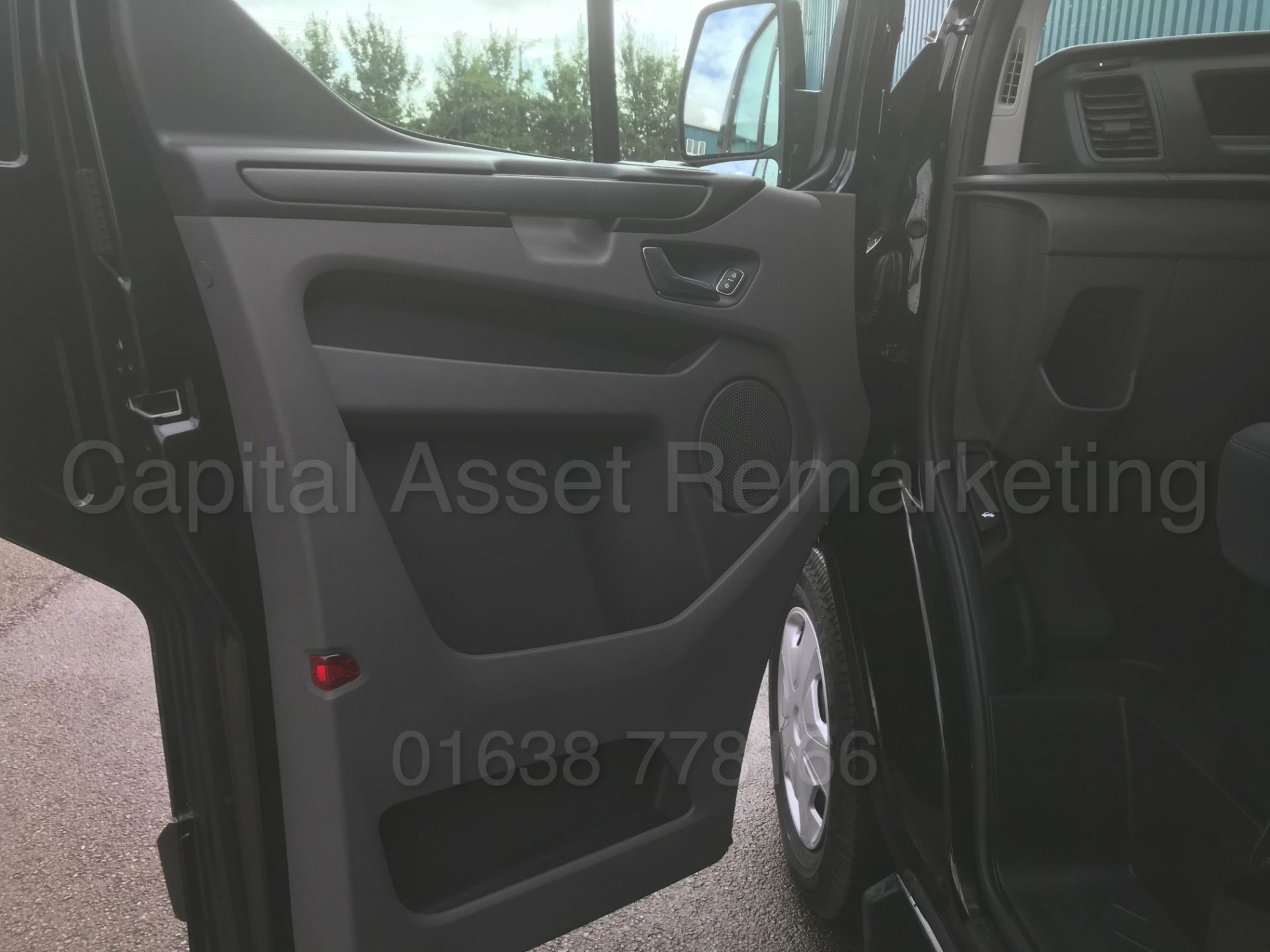 FORD TRANSIT CUSTOM *TREND EDITION* (2018 - ALL NEW MODEL) '2.0 TDCI - 6 SPEED' *DELIVERY MILEAGE* - Bild 19 aus 49