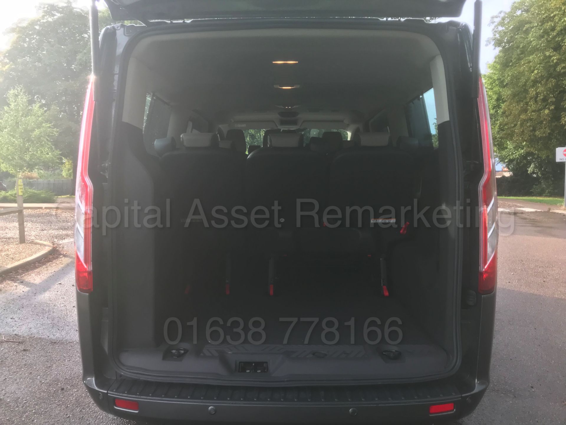 FORD TRANSIT 'TOURNEO' *TITANIUM EDITION* (2018) *9 SEATER MPV* '2.0 TDCI - 6 SPEED' *LOW MILES* - Image 33 of 62