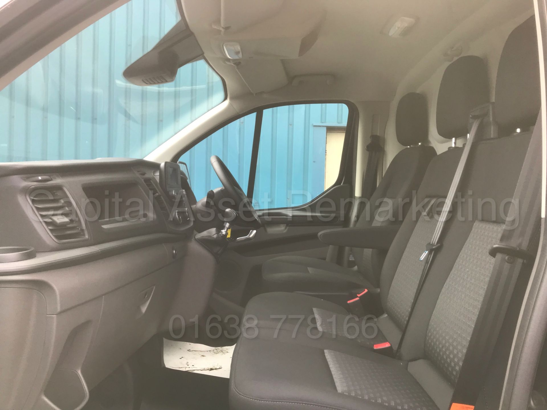 FORD TRANSIT CUSTOM *TREND EDITION* (2018 - ALL NEW MODEL) '2.0 TDCI - 6 SPEED' *DELIVERY MILEAGE* - Bild 22 aus 49