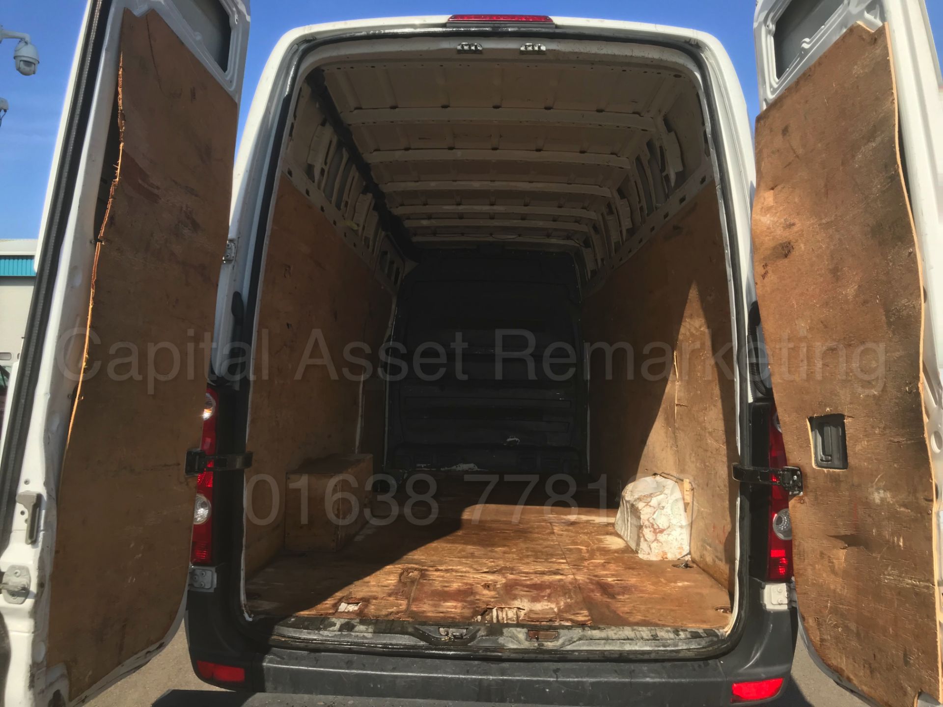 VOLKSWAGEN CRAFTER CR35 'LWB HI-ROOF / PANEL VAN' (2014 MODEL) '2.0 TDI - 109 BHP - 6 SPEED' - Image 14 of 23