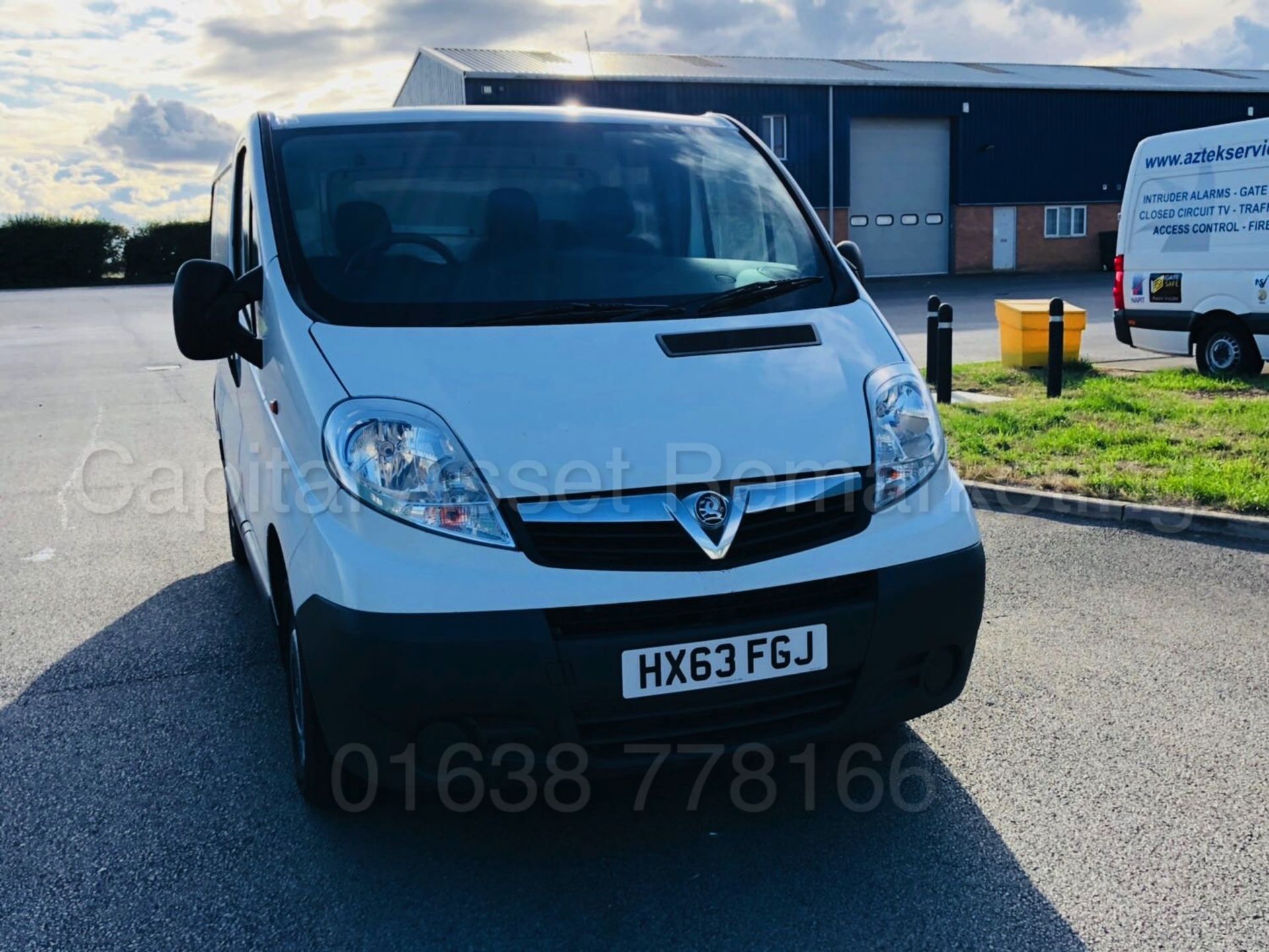 VAUXHALL VIVARO 2700 *SWB - PANEL VAN* (2014 MODEL) '2.0 CDTI *ECO-FLEX* - 90 BHP - 6 SPEED' - Image 10 of 24