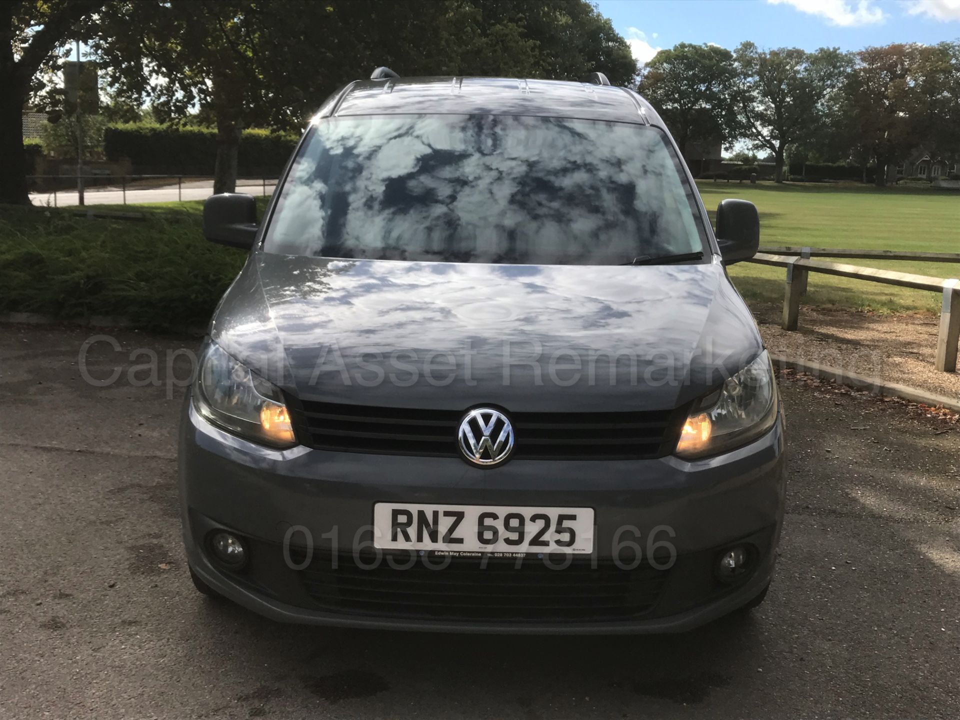 VOLKSWAGEN CADDY C20 MAXI *LIFE* (2012) '1.6 TDI- 102 BHP - STOP/START' *A/C* (7 SEATER) (NO VAT) - Image 4 of 41