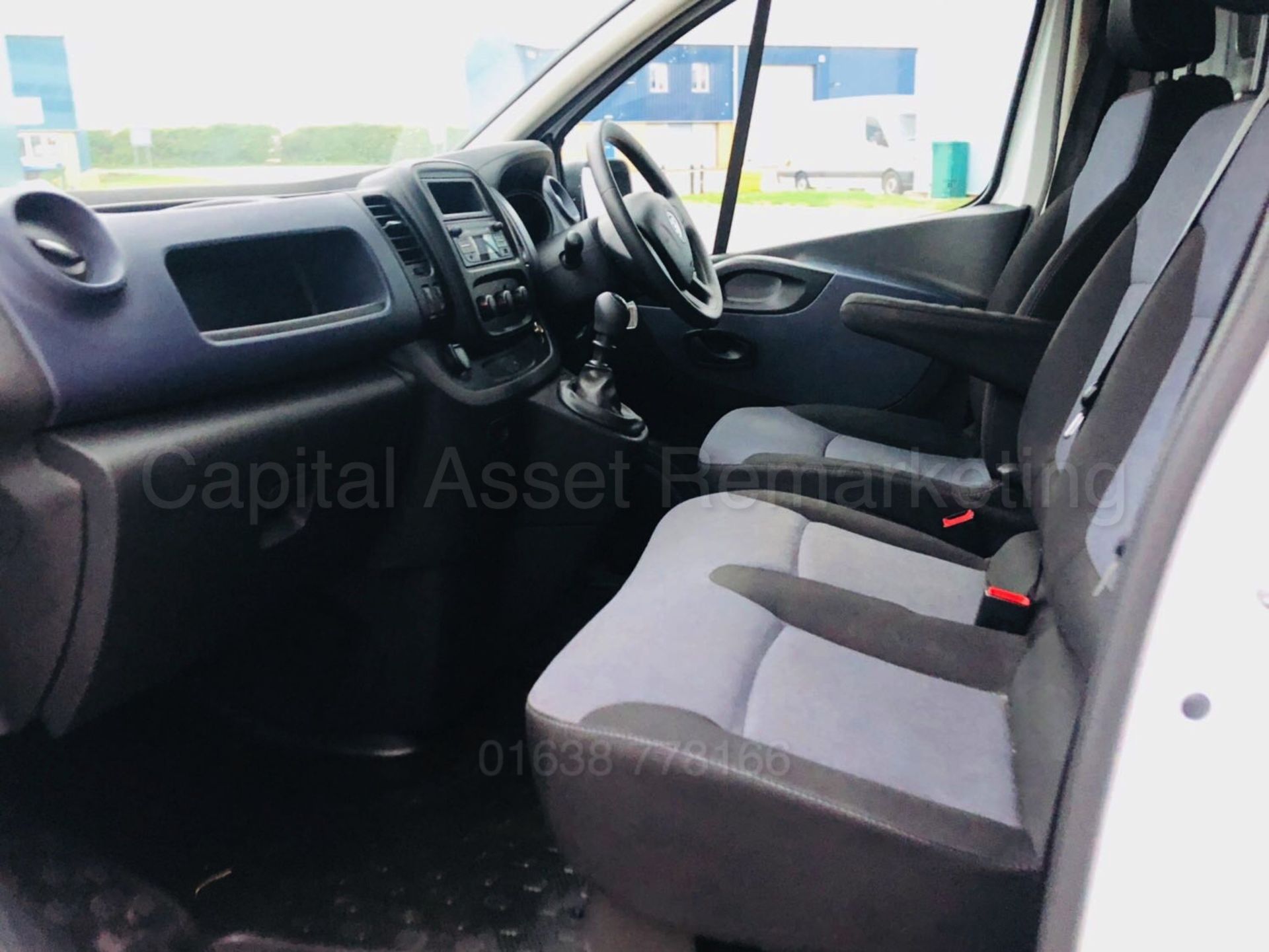 VAUXHALL VIVARO 2900 *LCV - PANEL VAN* (2015 MODEL) '1.6 CDTI - 115 BHP - 6 SPEED' - Image 18 of 27