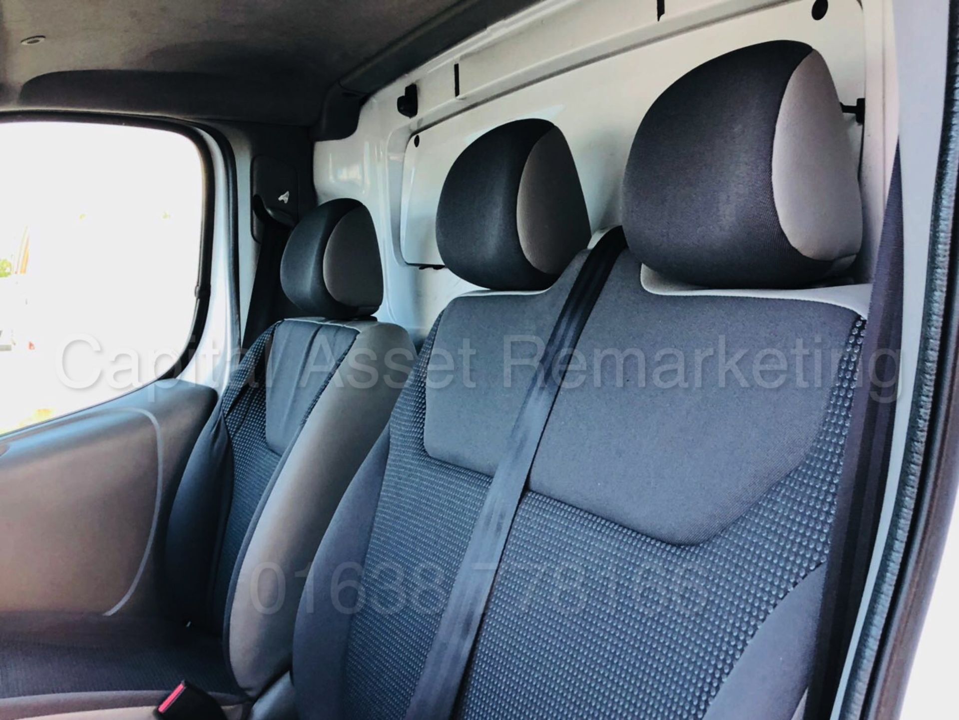 VAUXHALL VIVARO 2700 *SWB - PANEL VAN* (2014 MODEL) '2.0 CDTI *ECO-FLEX* - 90 BHP - 6 SPEED' - Image 23 of 24