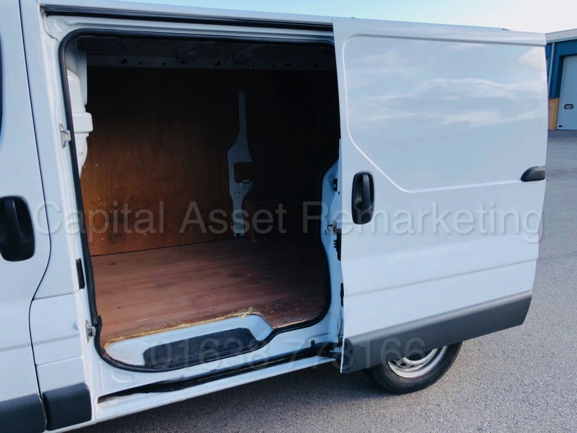 VAUXHALL VIVARO 2700 *SWB - PANEL VAN* (2014 MODEL) '2.0 CDTI *ECO-FLEX* - 90 BHP - 6 SPEED' - Image 12 of 24