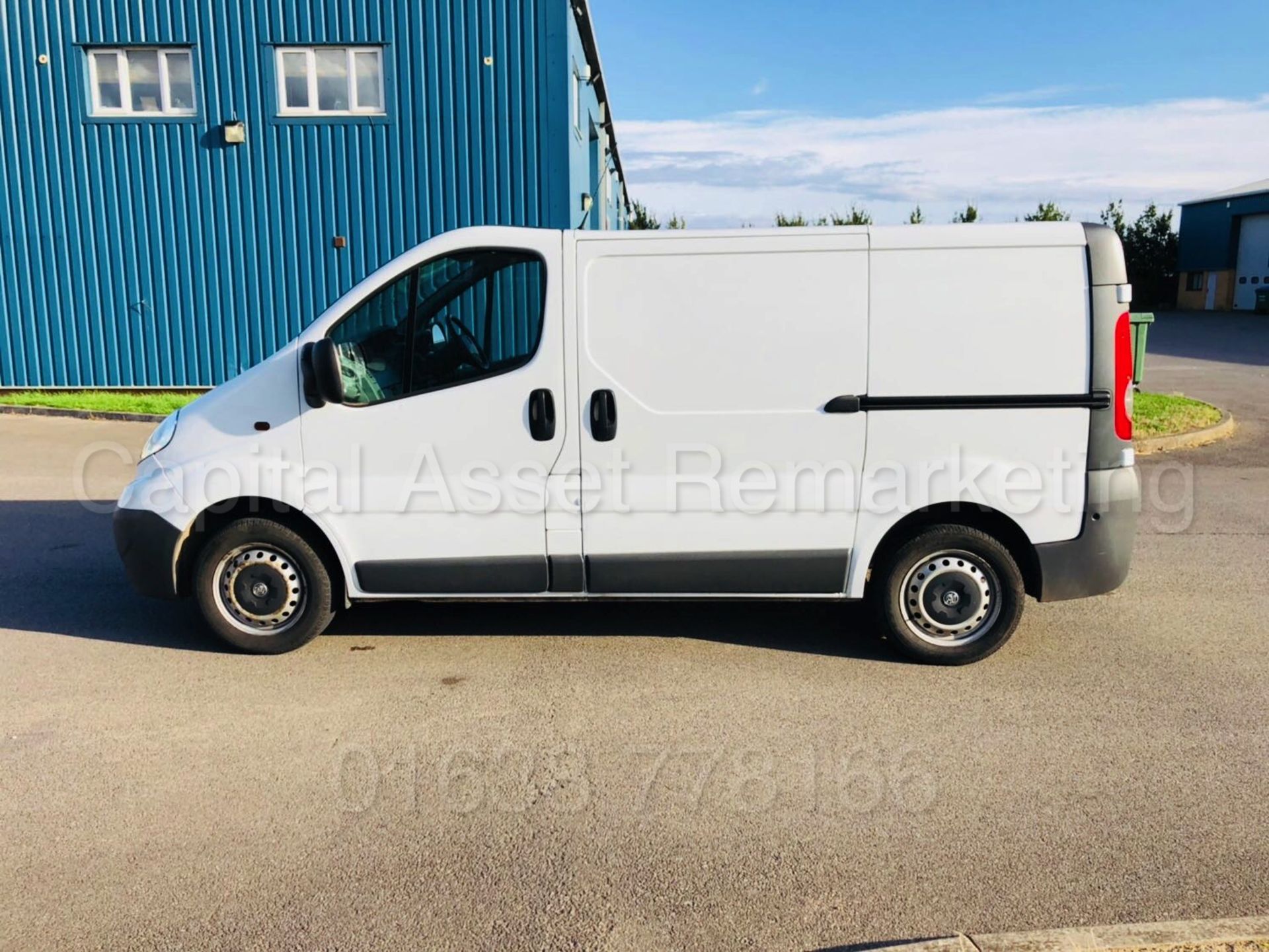 VAUXHALL VIVARO 2700 *SWB - PANEL VAN* (2014 MODEL) '2.0 CDTI *ECO-FLEX* - 90 BHP - 6 SPEED' - Image 3 of 24