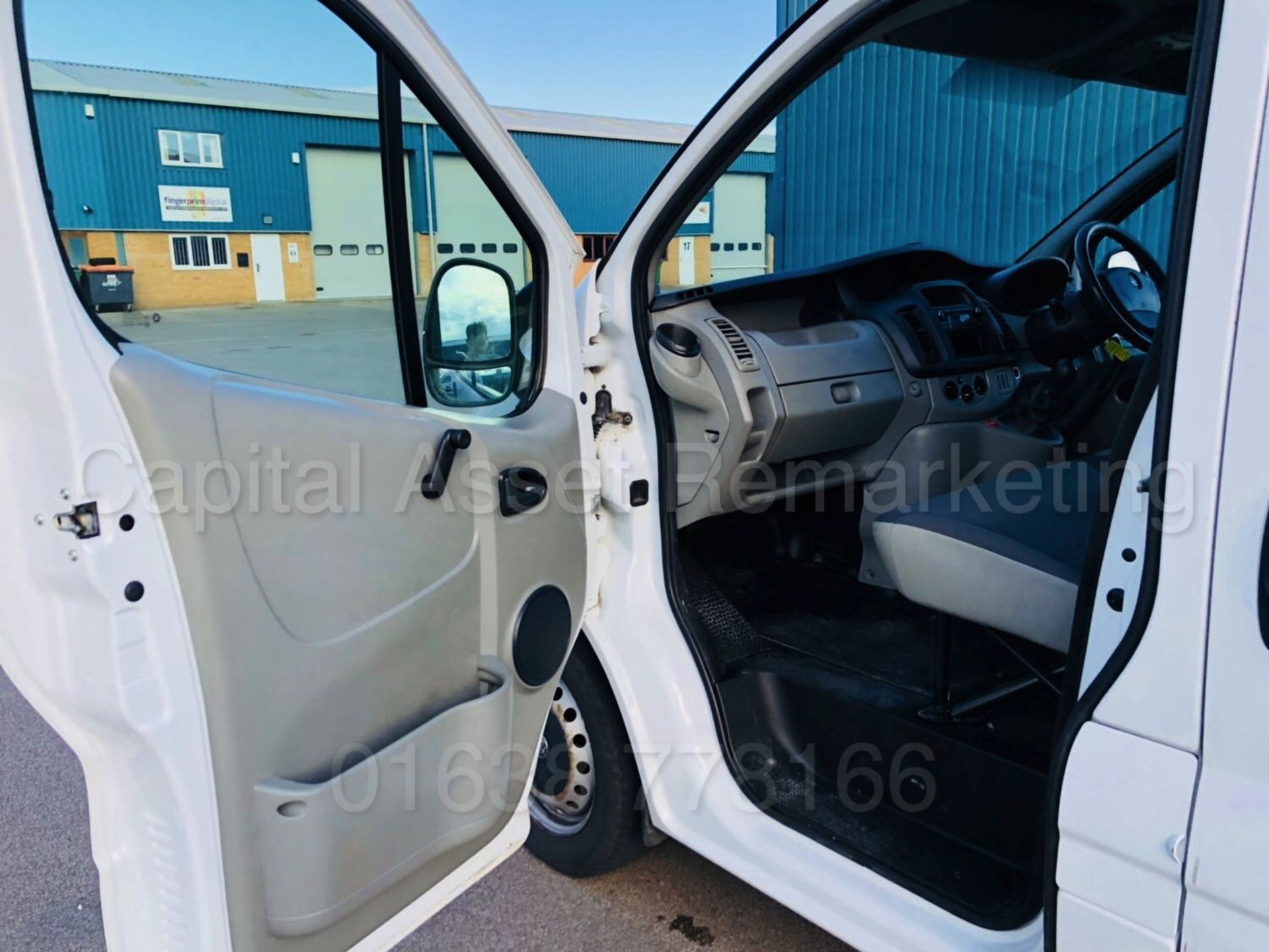 VAUXHALL VIVARO 2700 *SWB - PANEL VAN* (2014 MODEL) '2.0 CDTI *ECO-FLEX* - 90 BHP - 6 SPEED' - Image 22 of 24