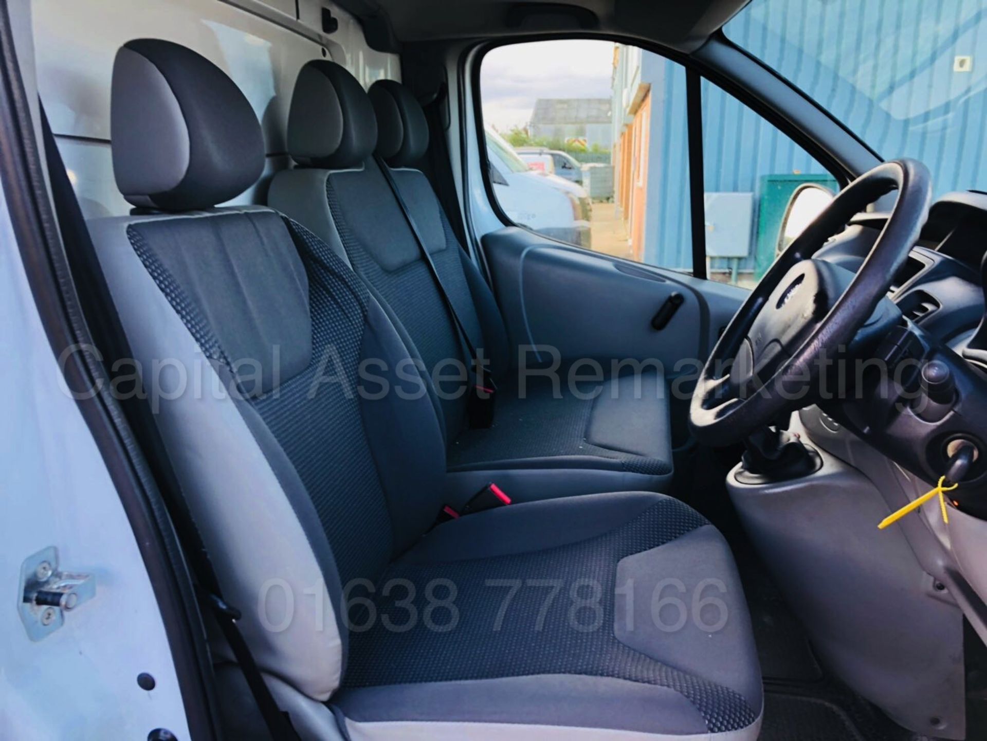 VAUXHALL VIVARO 2700 *SWB - PANEL VAN* (2014 MODEL) '2.0 CDTI *ECO-FLEX* - 90 BHP - 6 SPEED' - Image 21 of 24