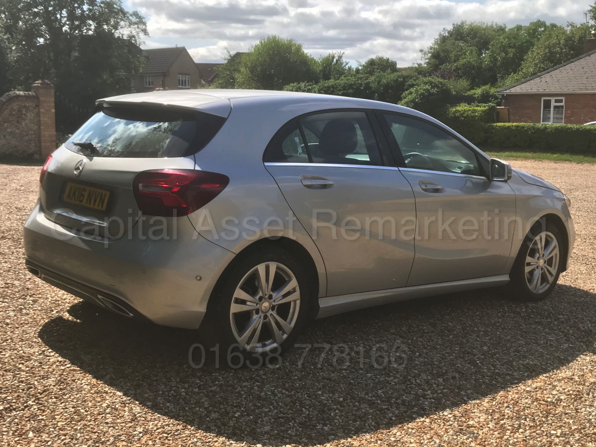 MERCEDES-BENZ A180D *SPORT PREMIUM* HATCHBACK (2016) 'AUTO - LEATHER - SAT NAV' *HUGE SPEC* - Image 13 of 48