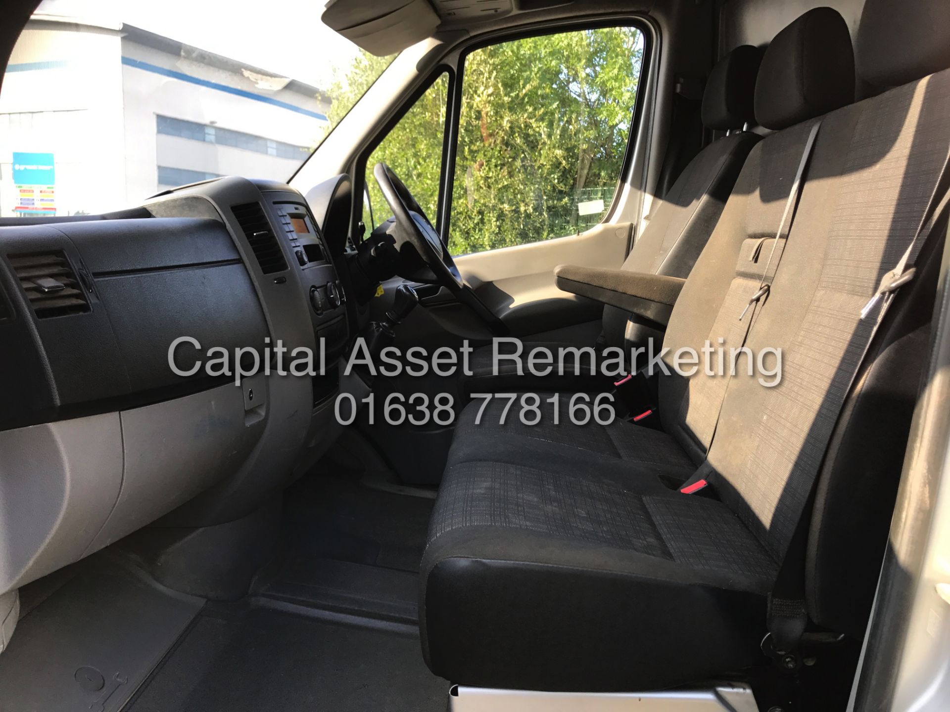 MERCEDES SPRINTER 316CDI - MEDIUM WHEEL BASE HIGH ROOF- 2014 REG - 1 OWNER - NEW SHAPE - AIR CON!!! - Image 14 of 17