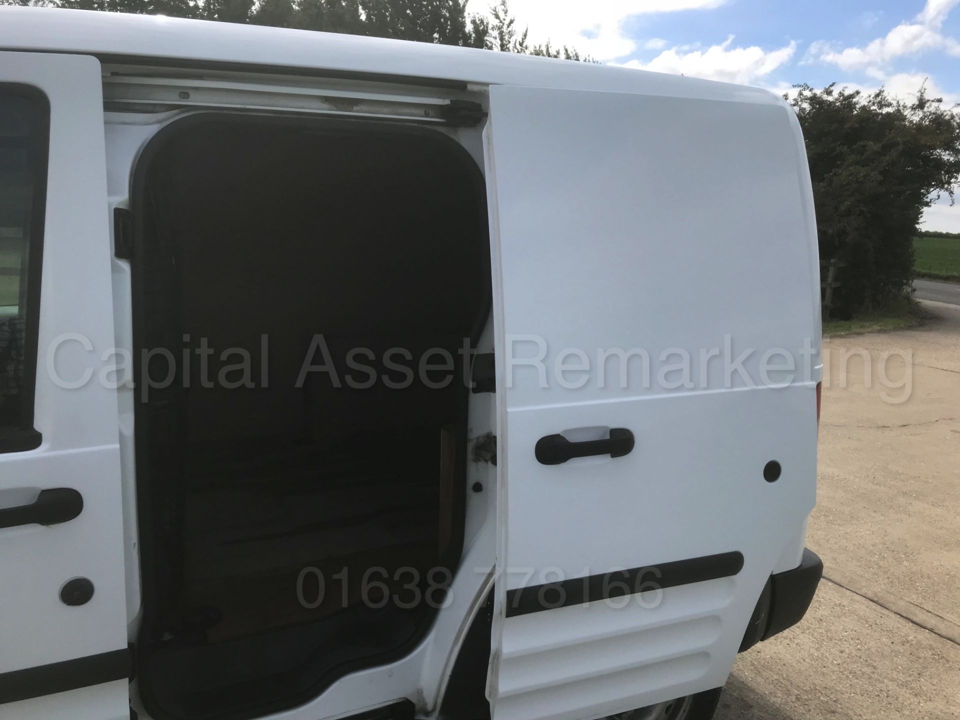 FORD TRANSIT CONNECT T200 L75 *LCV - PANEL VAN* (2009) '1.8 TDCI - 75 BHP - 5 SPEED' (NO VAT) - Image 14 of 21