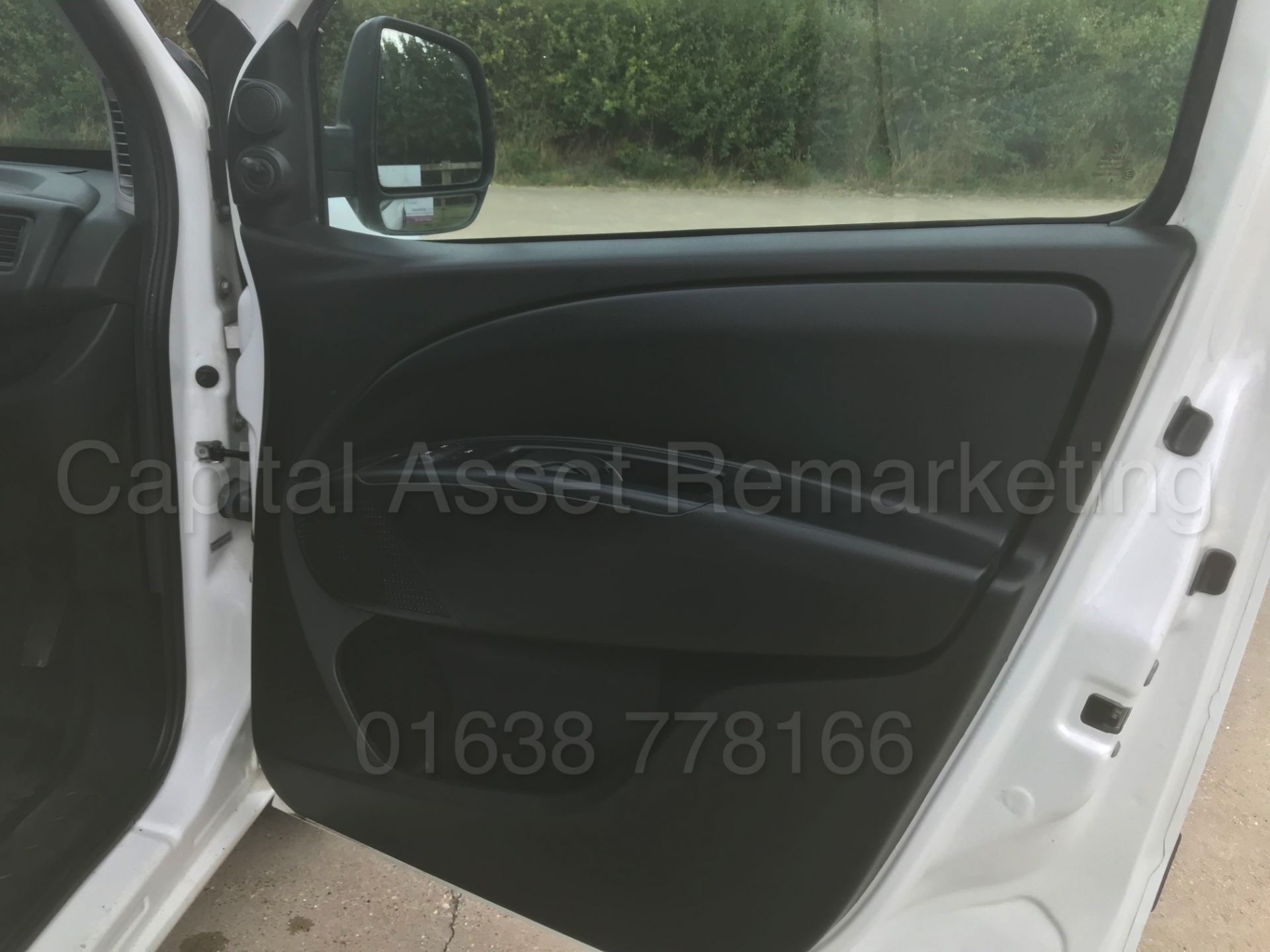 (On Sale) VAUXHALL COMBO 2000 *LCV - PANEL VAN* (2014) '1.6 CDTI - 105 BHP - STOP/START - 6 SPEED' - Image 21 of 30