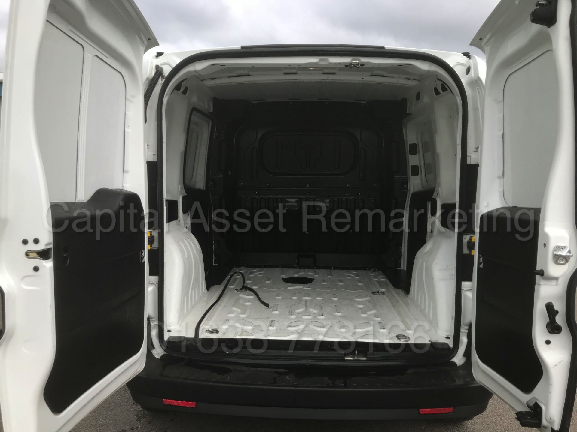 (On Sale) VAUXHALL COMBO 2000 *LCV - PANEL VAN* (2016 MODEL) 'CDTI - 90 BHP - 5 SPEED' **LOW MILES** - Image 19 of 32