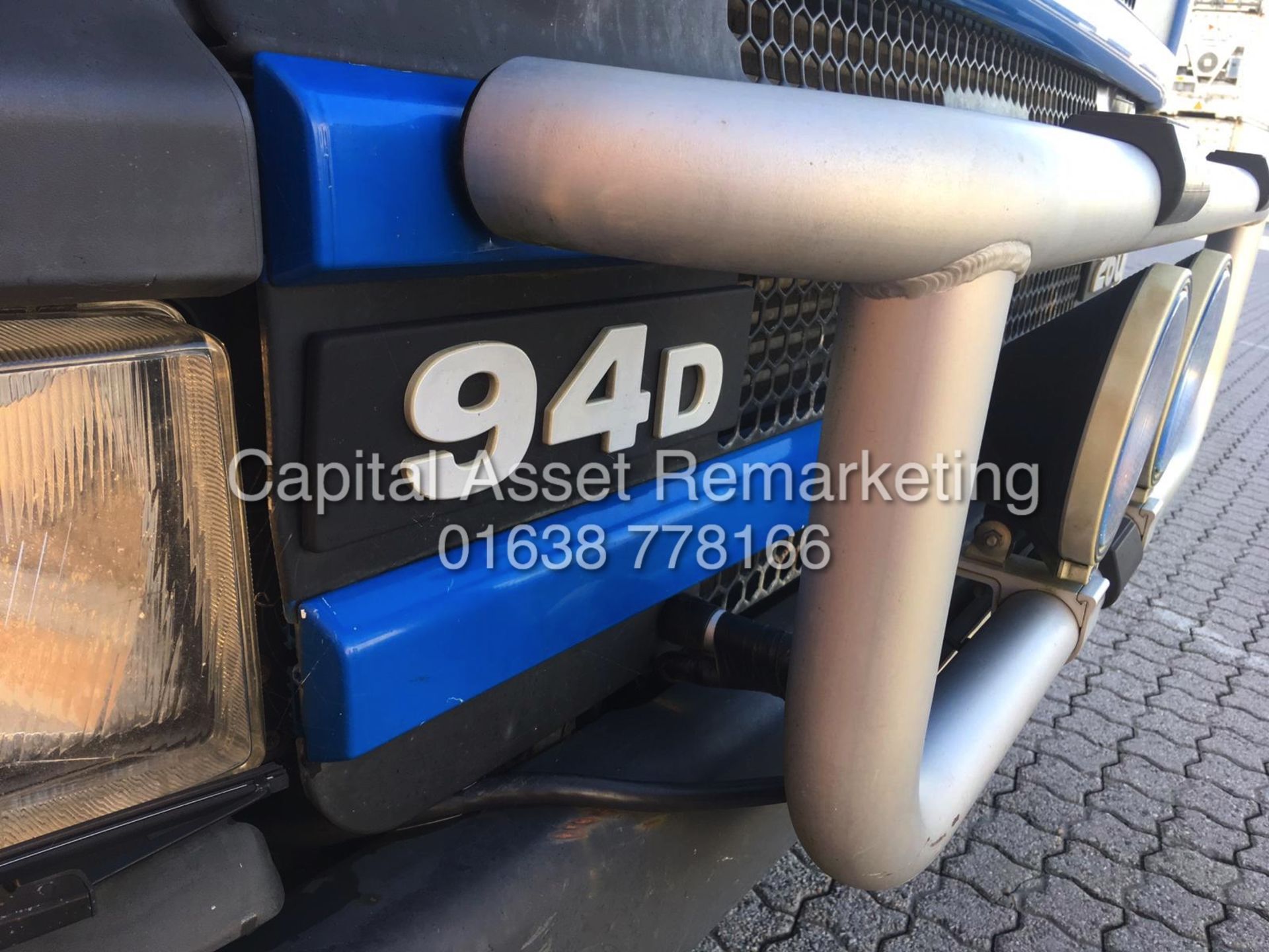 SCANIA P94D "260BHP" SLEEPER CAB (1999 YEAR) LEFT HAND DRIVE / LHD - 24FT 6" BOX BODY - SIDE ACCESS - Image 5 of 13