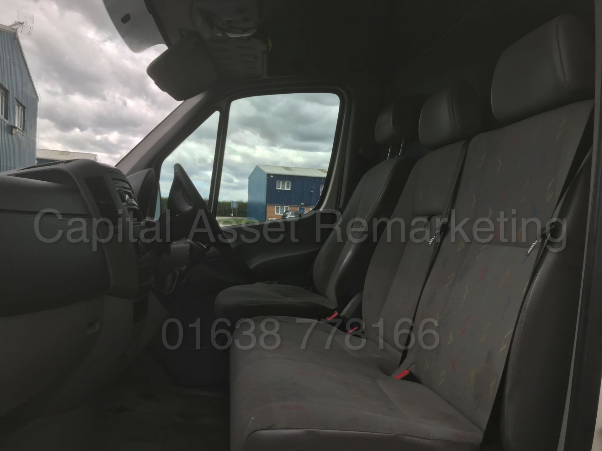 VOLKSWAGEN CRAFTER CR35 *LWB HI-ROOF / PANEL VAN* (2011) '2.5 TDI - 109 BHP - 6 SPEED' - Image 13 of 23