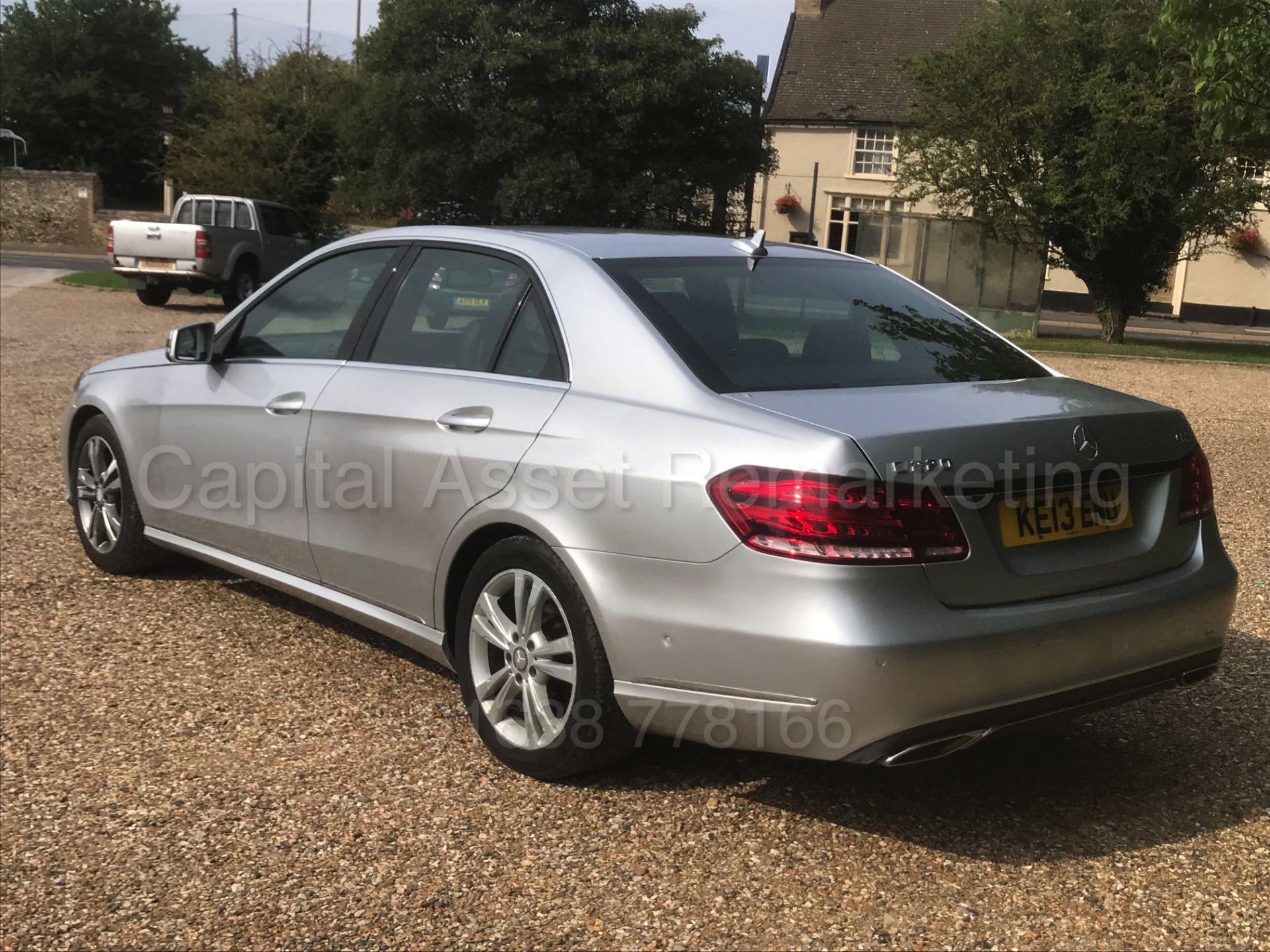 MERCEDES-BENZ E220 CDI *SALOON* (2013 - NEW MODEL) '7G TRONIC AUTO - LEATHER - SAT NAV' *HUGE SPEC* - Image 4 of 39