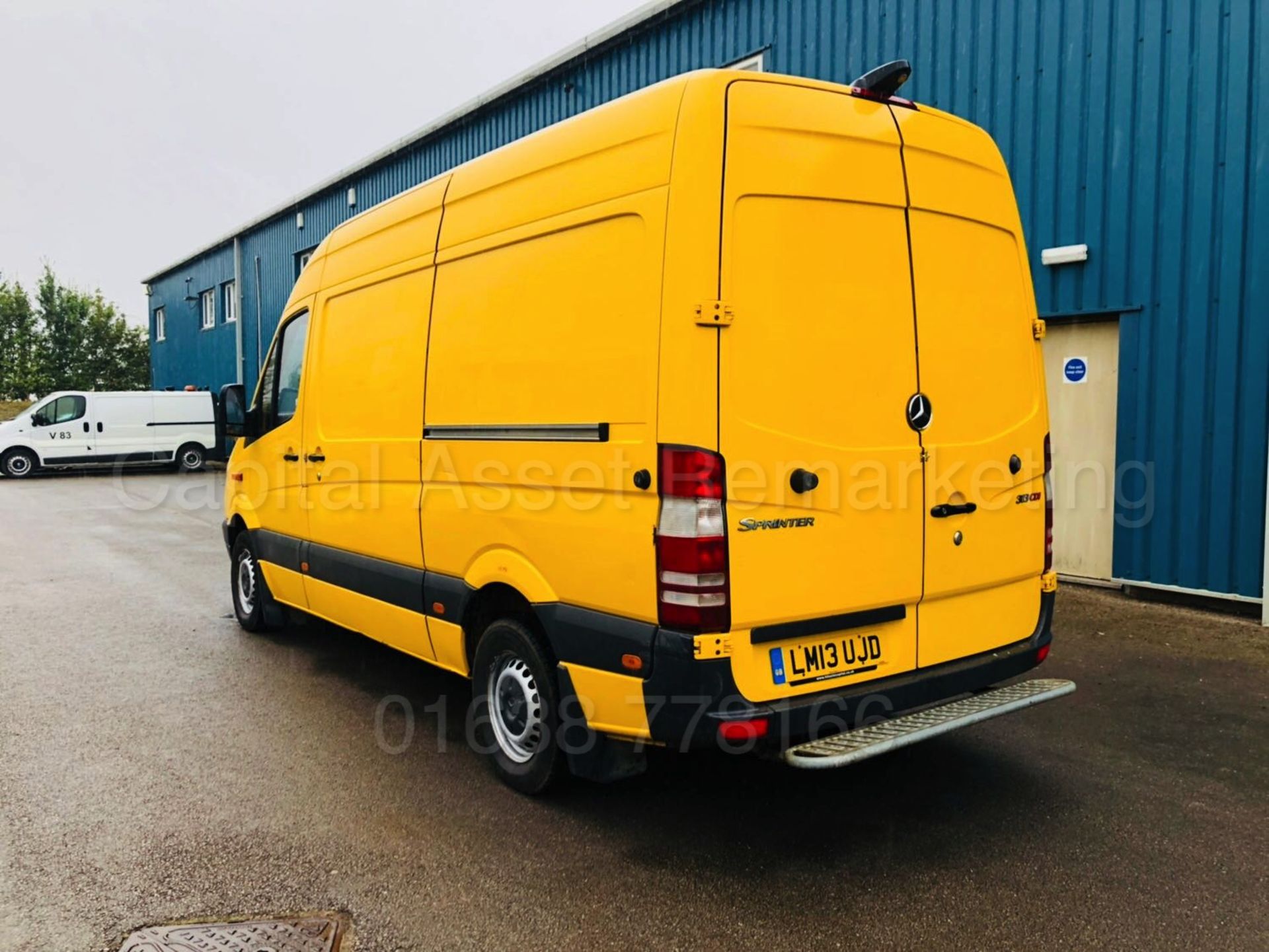 MERCEDES-BENZ SPRINTER 313 CDI *MWB HI-ROOF* (2013) '130 BHP - 6 SPEED' *AIR CON - CRUISE CONTROL* - Image 4 of 31