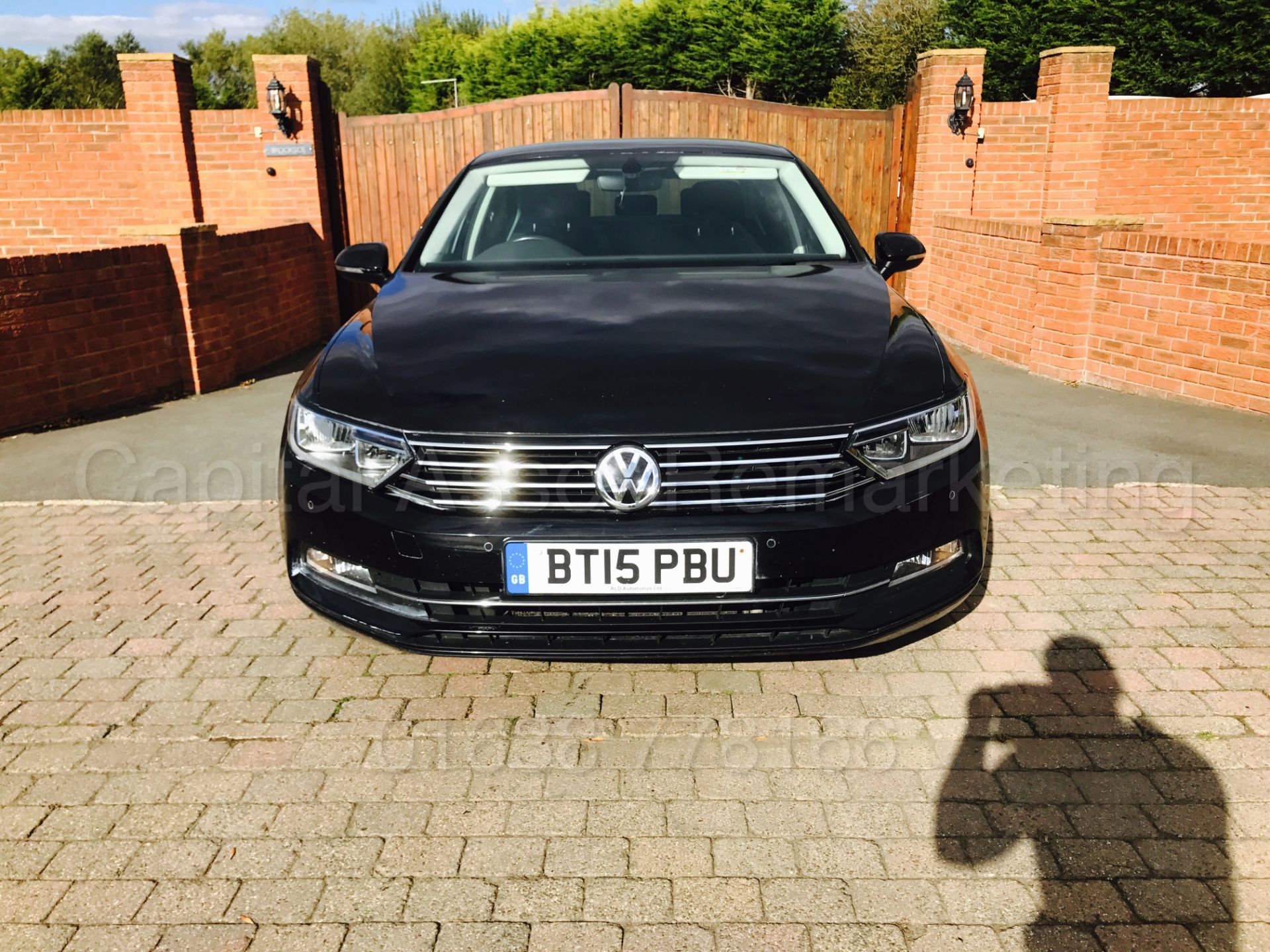 VOLKSWAGEN PASSAT *BUSINESS* (2015 - FACELIFT) '1.6 TDI - 120 BHP - 6 SPEED' *SAT NAV* (1 OWNER) - Image 8 of 25