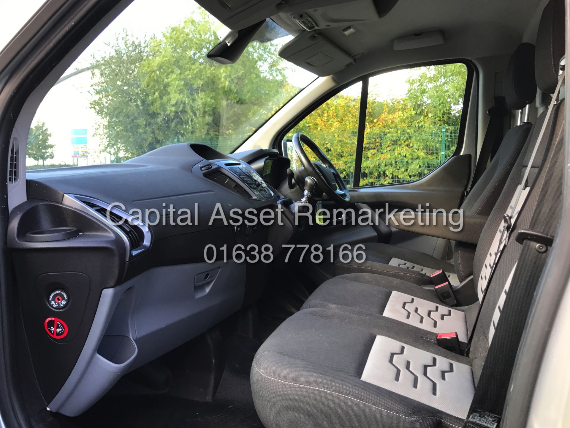 (ON SALE) FORD TRANSIT CUSTOM 2.0TDCI "LIMITED" 125BHP (15 REG-NEW SHAPE) 1 OWNER-AIR CON *TOP SPEC* - Image 11 of 15