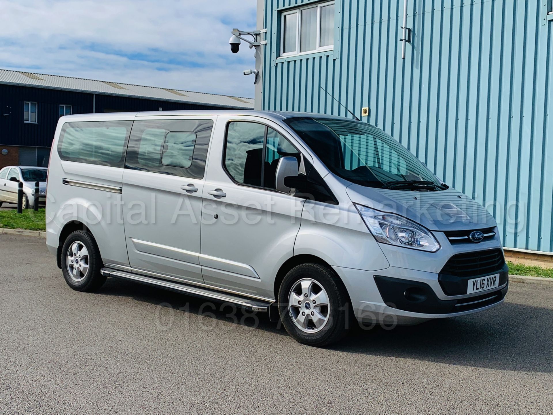 FORD TRANSIT 'TOURNEO' *TITANIUM* (2016) *9 SEATER MPV* '2.0 TDCI - 130 BHP - 6 SPEED' **AIR CON** - Image 12 of 45