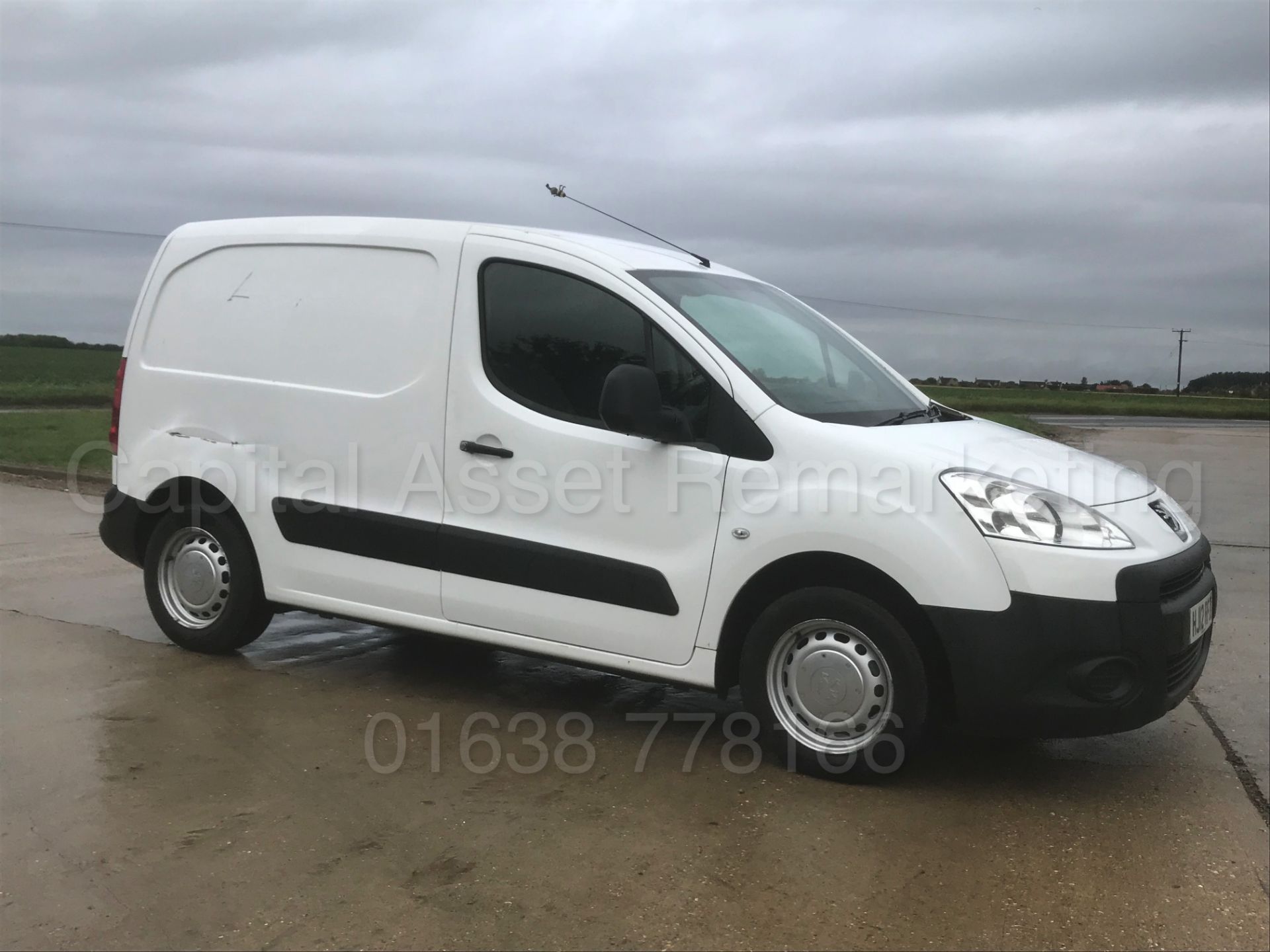 PEUGEOT PARTNER 625 S *PANEL VAN* (2012) '1.6 HDI - 75 BHP - 5 SPEED' (50 MPG+) - Image 10 of 24