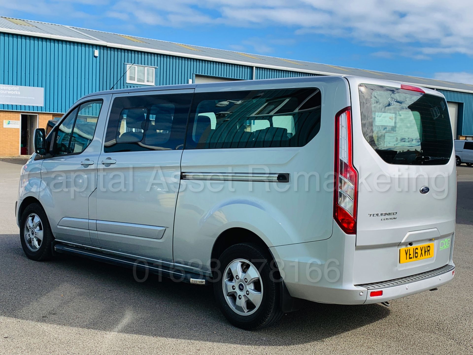 FORD TRANSIT 'TOURNEO' *TITANIUM* (2016) *9 SEATER MPV* '2.0 TDCI - 130 BHP - 6 SPEED' **AIR CON** - Image 6 of 45