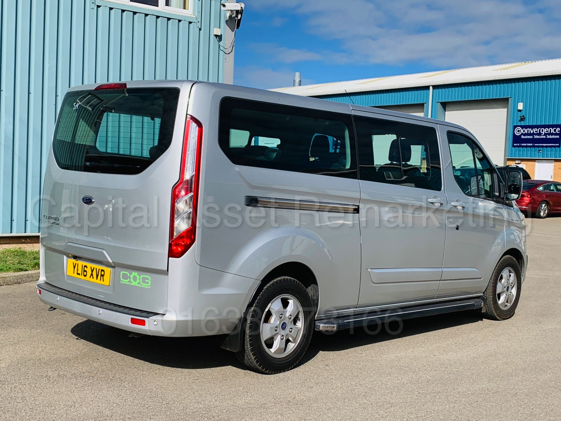 FORD TRANSIT 'TOURNEO' *TITANIUM* (2016) *9 SEATER MPV* '2.0 TDCI - 130 BHP - 6 SPEED' **AIR CON** - Image 10 of 45