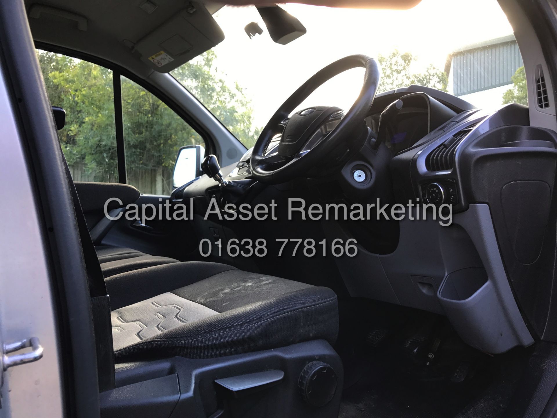 (ON SALE) FORD TRANSIT CUSTOM 2.0TDCI "LIMITED" 125BHP (15 REG-NEW SHAPE) 1 OWNER-AIR CON *TOP SPEC* - Image 8 of 15