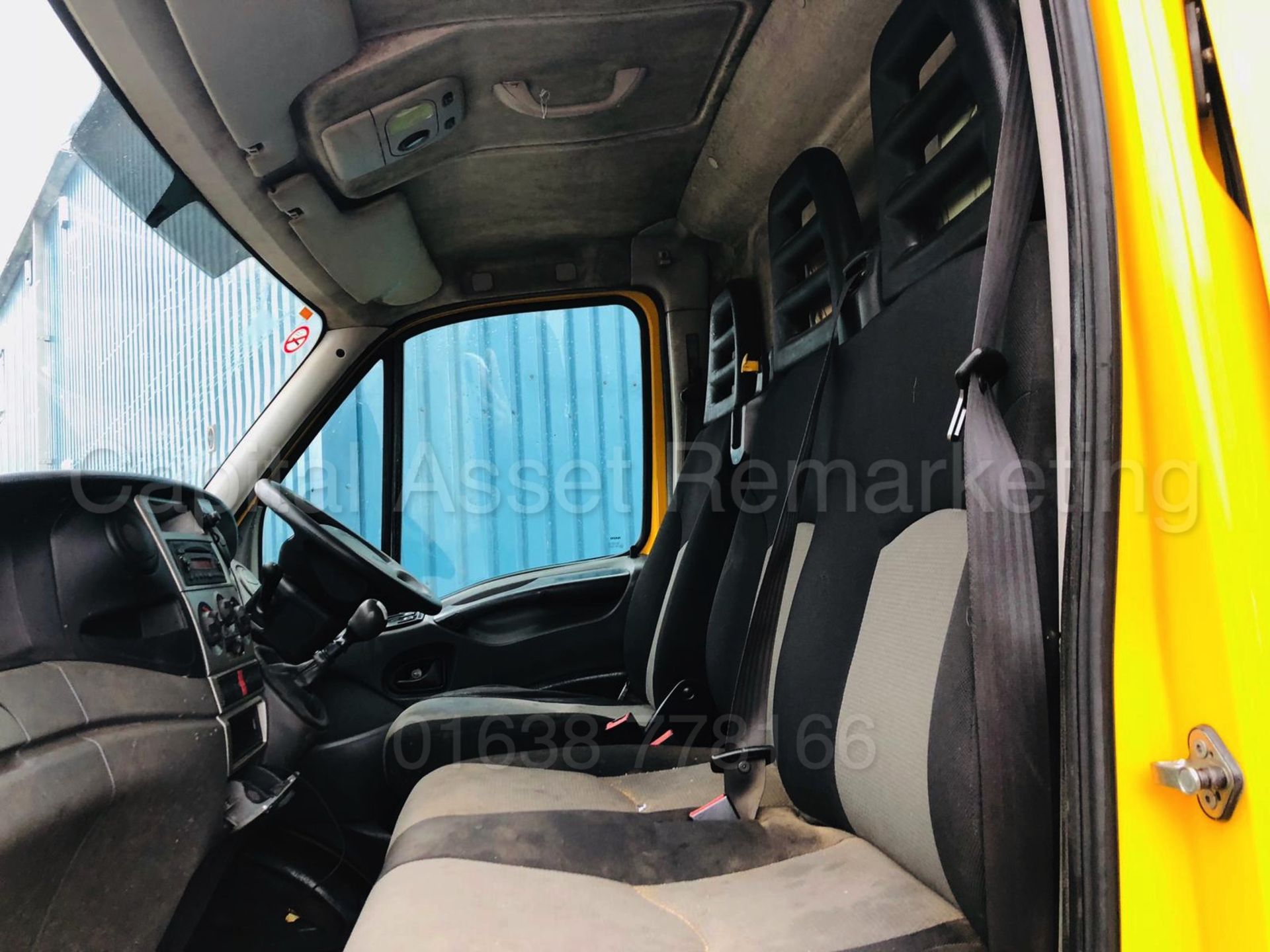 IVECO DAILY 35S11 *MWB HI ROOF - PANEL VAN* (2012 MODEL) '2.3 DIESEL - 106 BHP - 5 SPEED' - Image 12 of 21