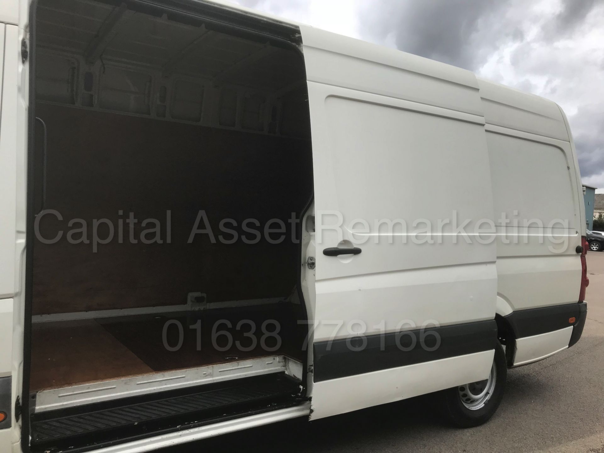 VOLKSWAGEN CRAFTER CR35 *LWB HI-ROOF / PANEL VAN* (2011) '2.5 TDI - 109 BHP - 6 SPEED' - Image 14 of 23