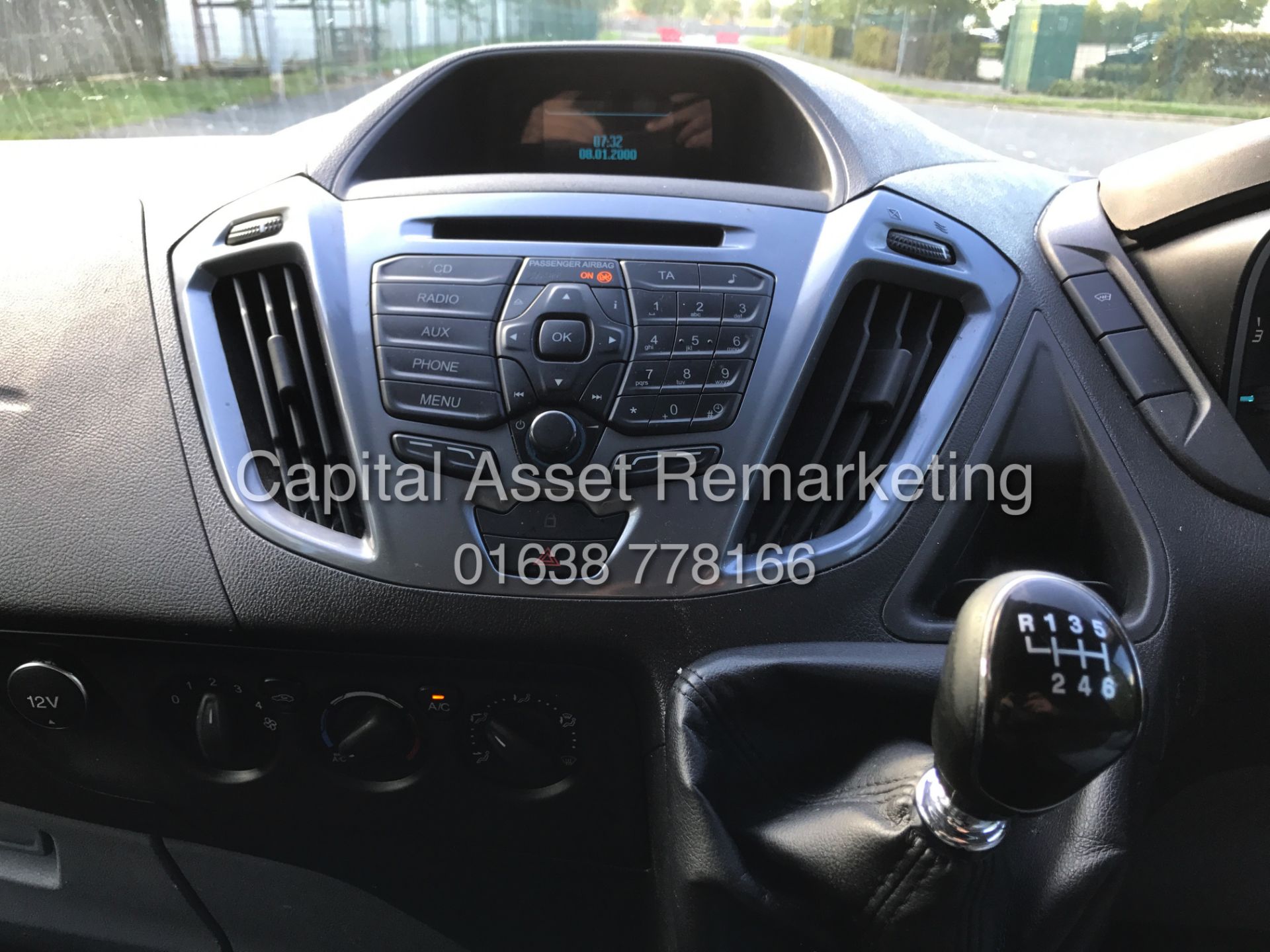 (ON SALE) FORD TRANSIT CUSTOM 2.0TDCI "LIMITED" 125BHP (15 REG-NEW SHAPE) 1 OWNER-AIR CON *TOP SPEC* - Image 10 of 15