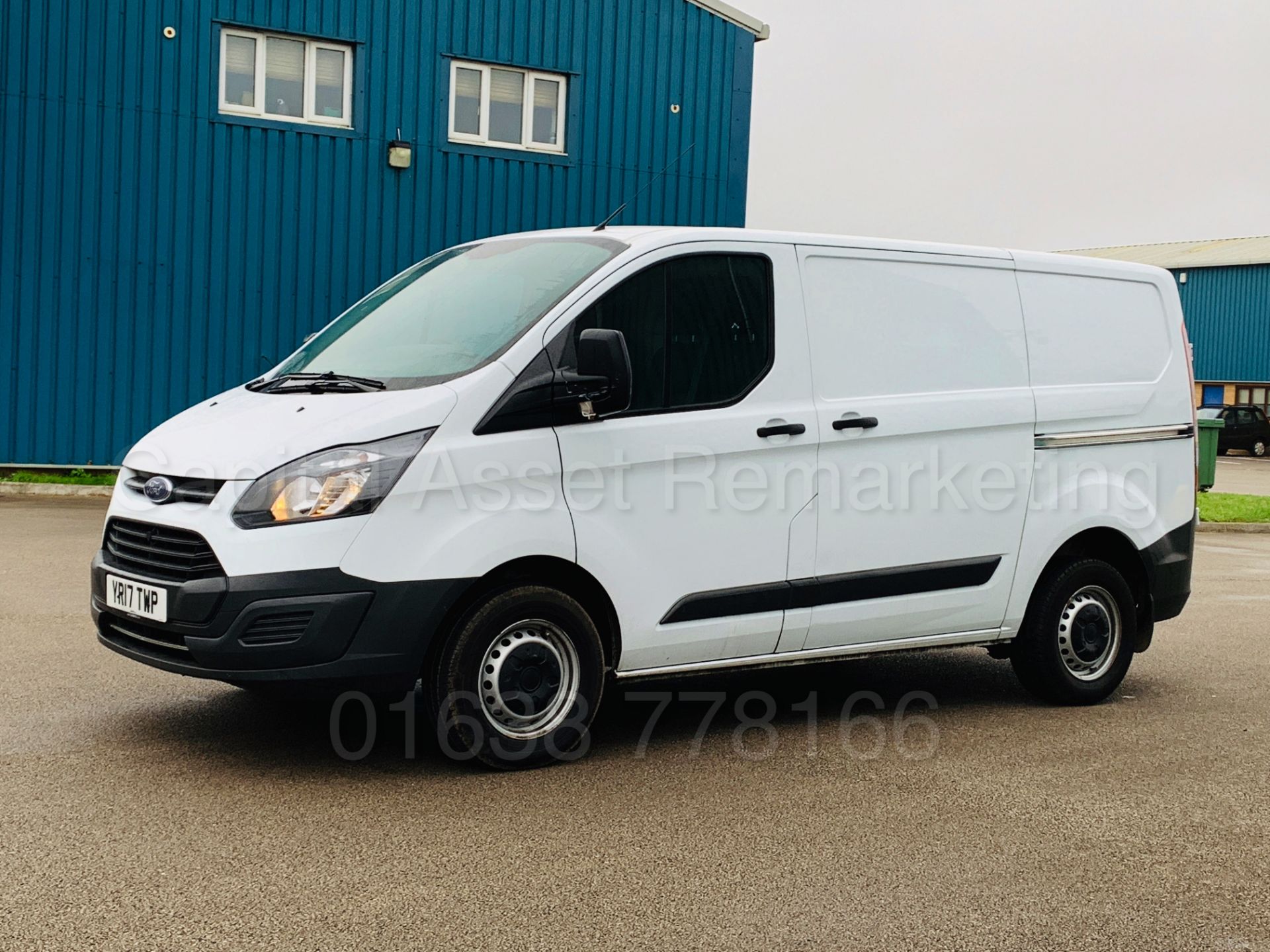 FORD TRANSIT CUSTOM *SWB - PANEL VAN* (2017) '2.0 TDCI - 6 SPEED' *EURO 6 MODEL* (1 OWNER FROM NEW) - Bild 3 aus 37