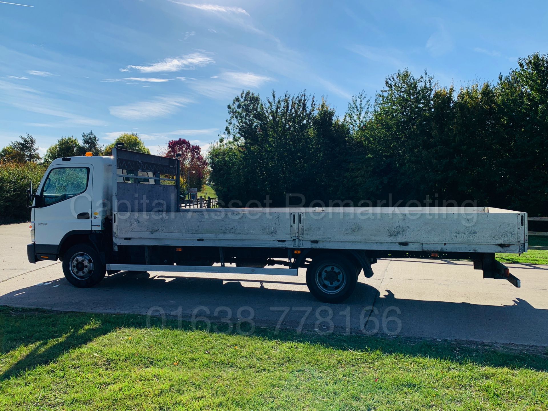 MITSUBISHI FUSO CANTER 7C18 *LWB - 20FT DROPSIDE* (2011) '3.0 DIESEL - AD BLUE - 6 SPEED' (NO VAT) - Bild 5 aus 36