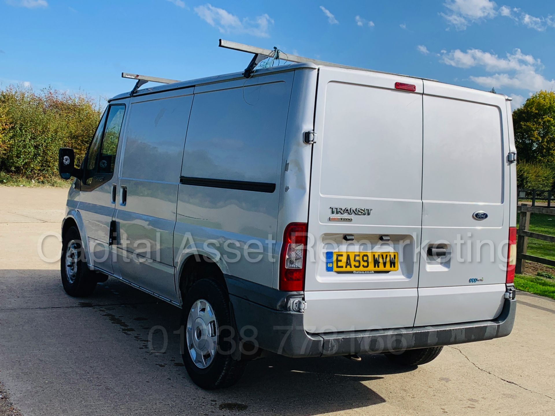 FORD TRANSIT 115 T280 SWB (2010 MODEL) '2.2 TDCI - ECO-NETIC - 115 BHP - 6 SPEED' **AIR CON** - Image 5 of 32