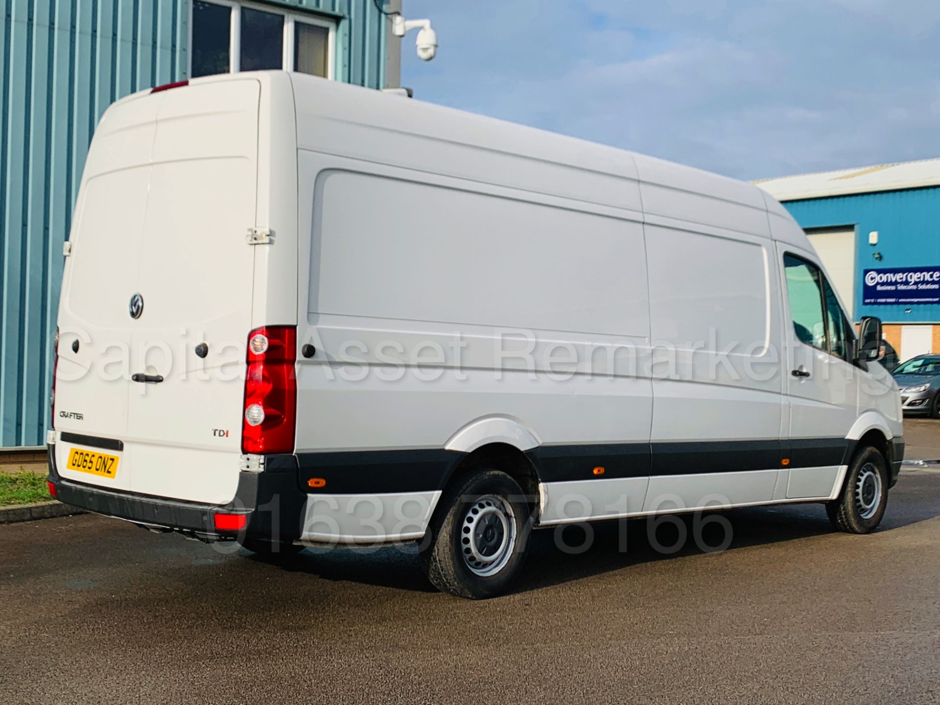 VOLKSWAGEN CRAFTER CR35 *LWB HI-ROOF* (2016 MODEL) '2.0 TDI - 136 BHP - 6 SPEED' (1 OWNER) - Image 11 of 36