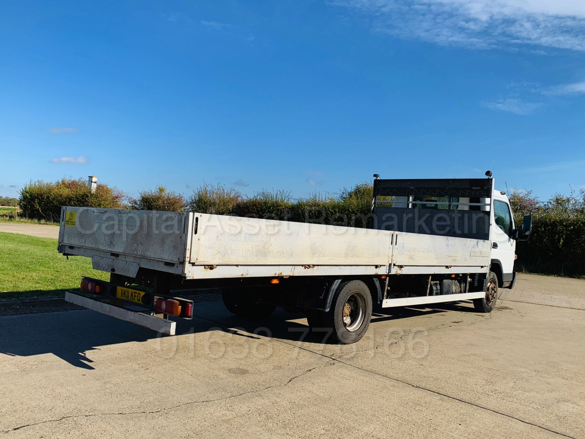 MITSUBISHI FUSO CANTER 7C18 *LWB - 20FT DROPSIDE* (2011) '3.0 DIESEL - AD BLUE - 6 SPEED' (NO VAT) - Image 10 of 36