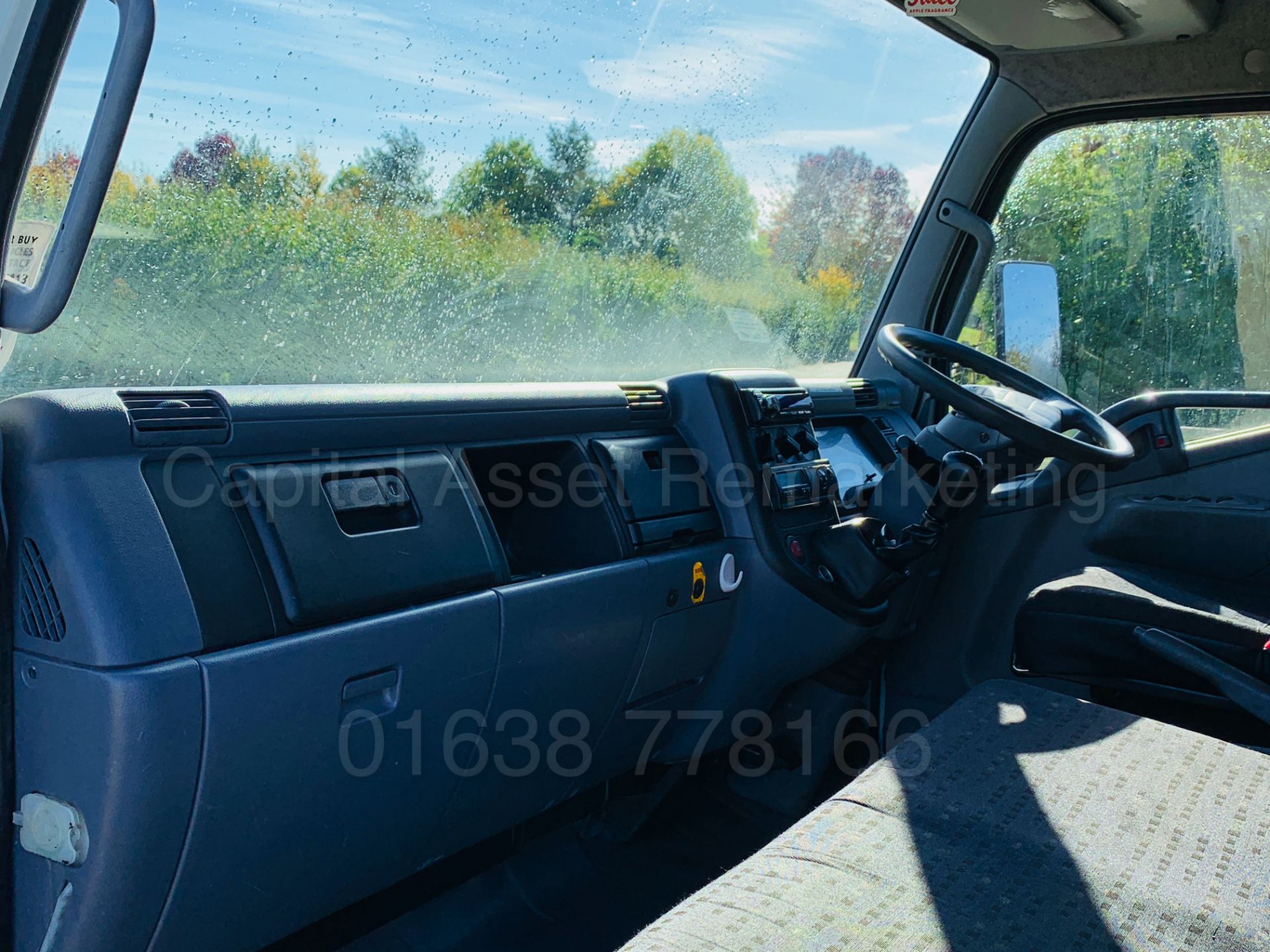 MITSUBISHI FUSO CANTER 7C18 *LWB - 20FT DROPSIDE* (2011) '3.0 DIESEL - AD BLUE - 6 SPEED' (NO VAT) - Image 22 of 36