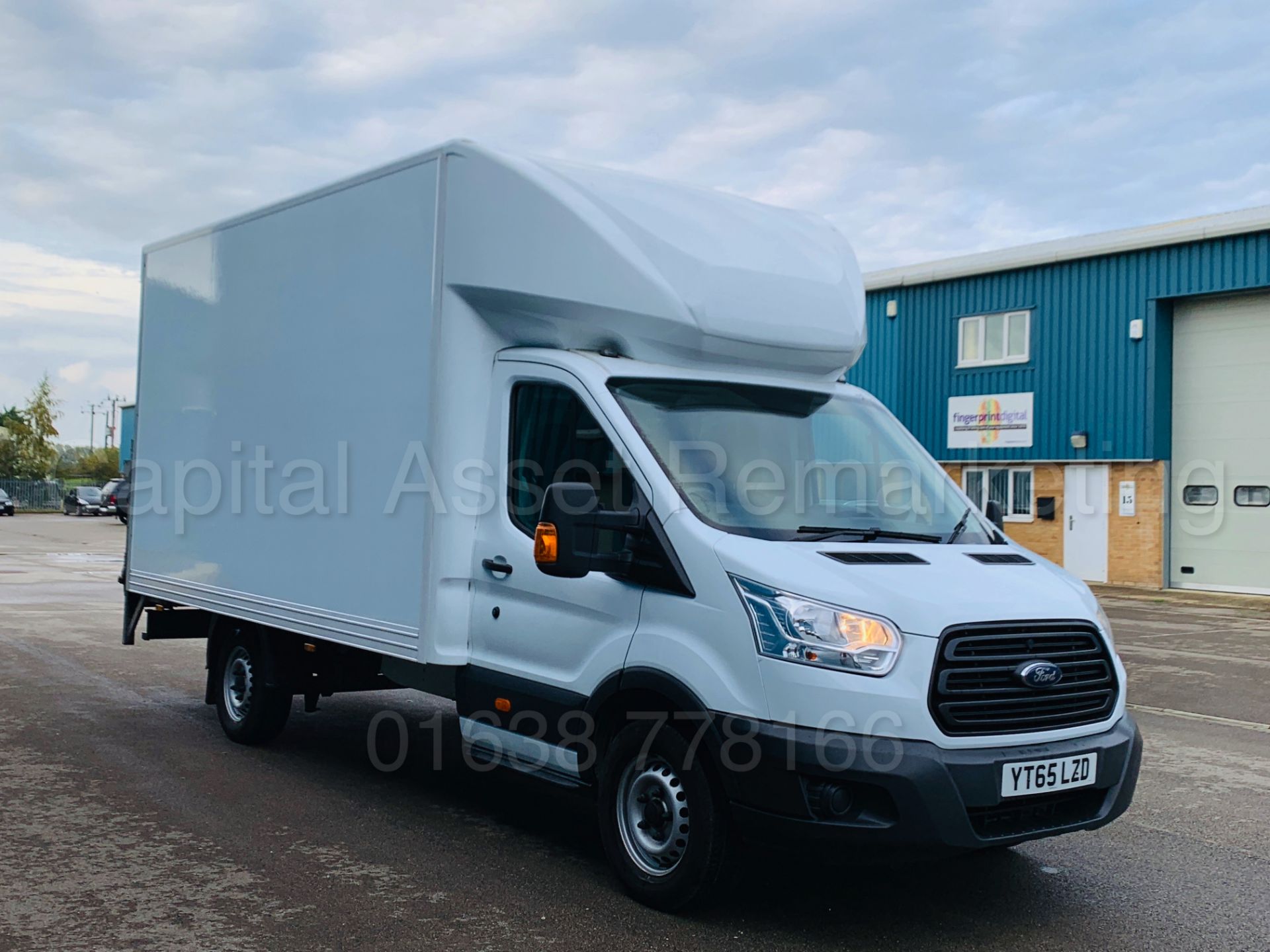 FORD TRANSIT 125 T350 *LWB - LUTON / BOX VAN* (2016 MODEL) '2.2 TDCI - 125 BHP - 6 SPEED* (1 OWNER) - Image 11 of 46