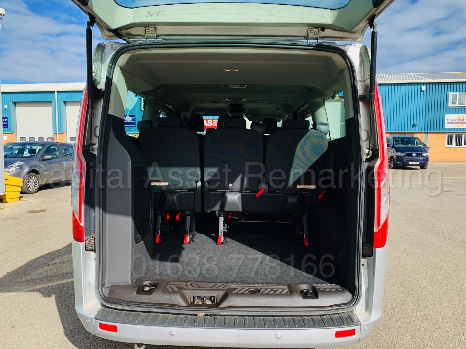 FORD TRANSIT 'TOURNEO' *TITANIUM* (2016) *9 SEATER MPV* '2.0 TDCI - 130 BHP - 6 SPEED' **AIR CON** - Image 25 of 48