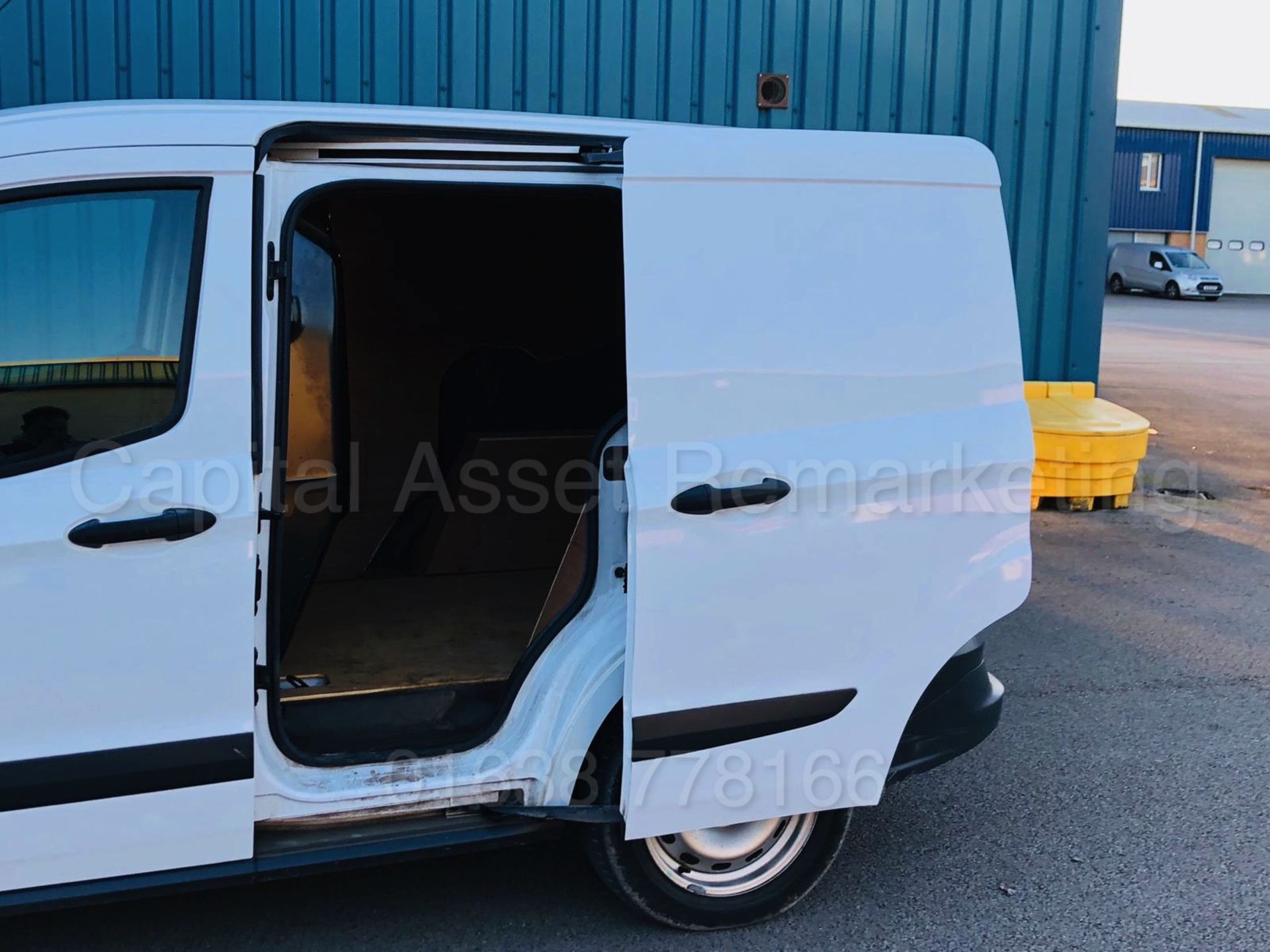 (On Sale) FORD TRANSIT COURIER *BASE EDITION* (2016 MODEL) '1.5 TDCI - 75 BHP - 5 SPEED' (PANEL VAN) - Image 27 of 29