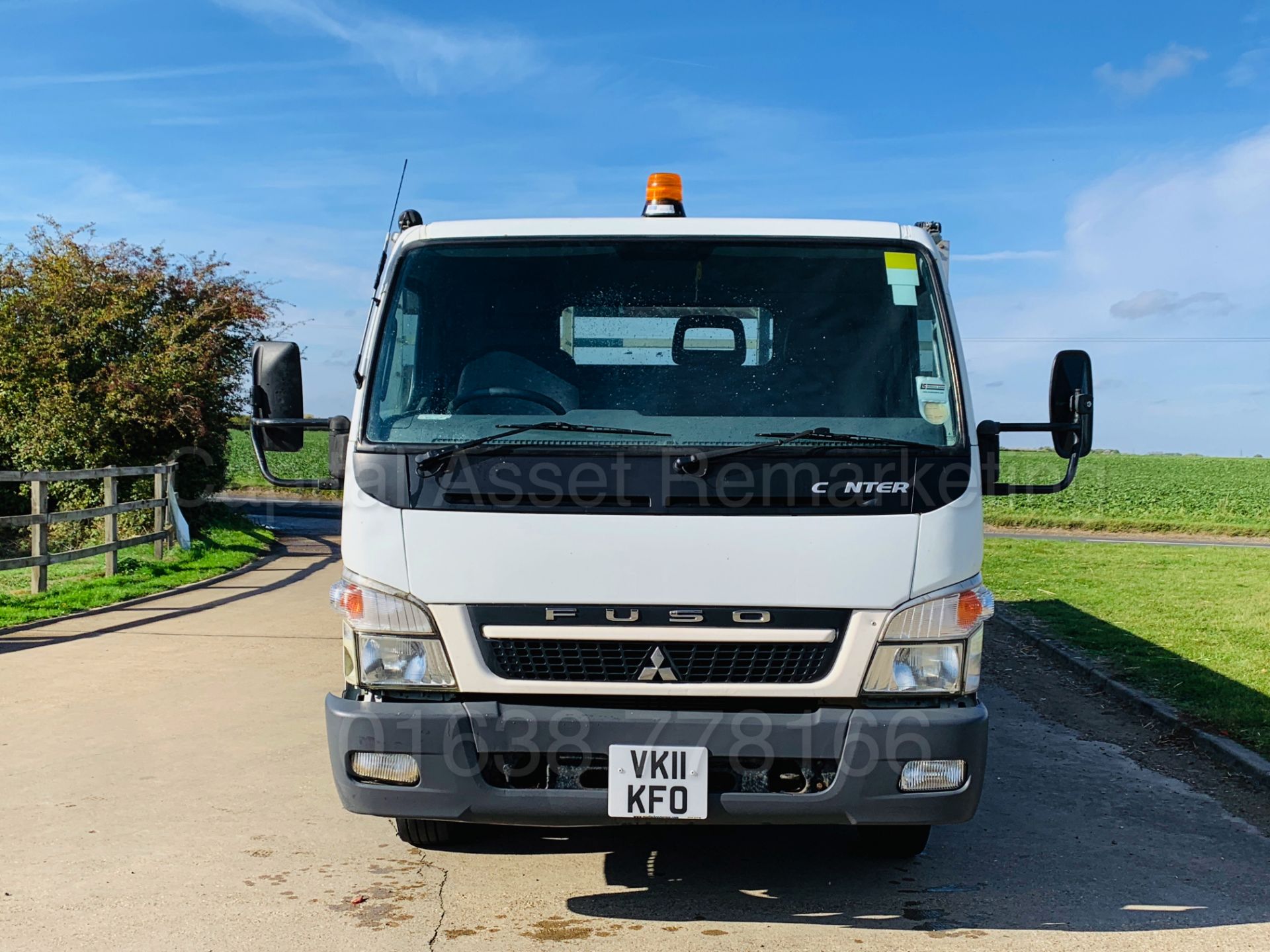 MITSUBISHI FUSO CANTER 7C18 *LWB - 20FT DROPSIDE* (2011) '3.0 DIESEL - AD BLUE - 6 SPEED' (NO VAT) - Bild 17 aus 36