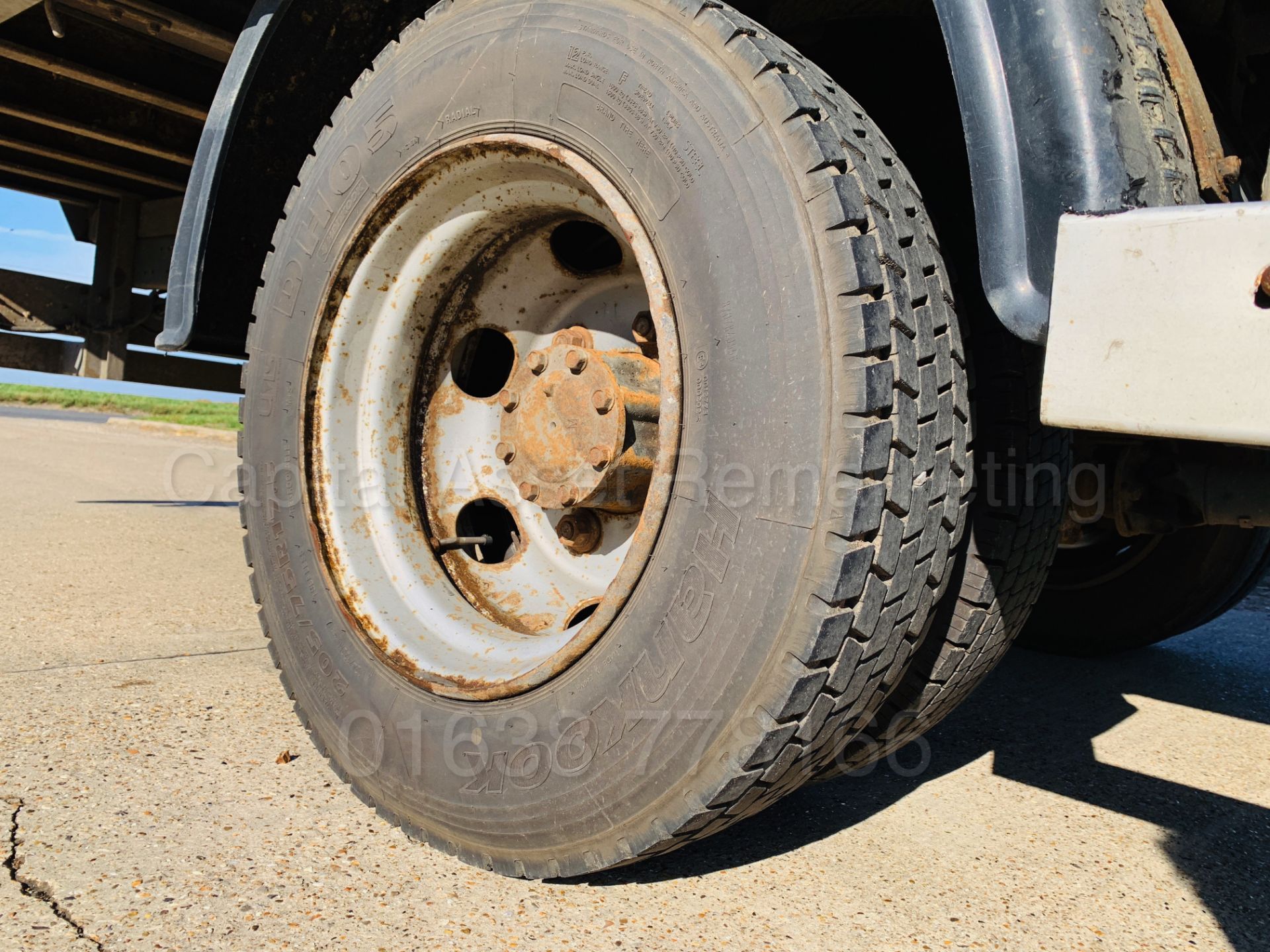 MITSUBISHI FUSO CANTER 7C18 *LWB - 20FT DROPSIDE* (2011) '3.0 DIESEL - AD BLUE - 6 SPEED' (NO VAT) - Image 18 of 36