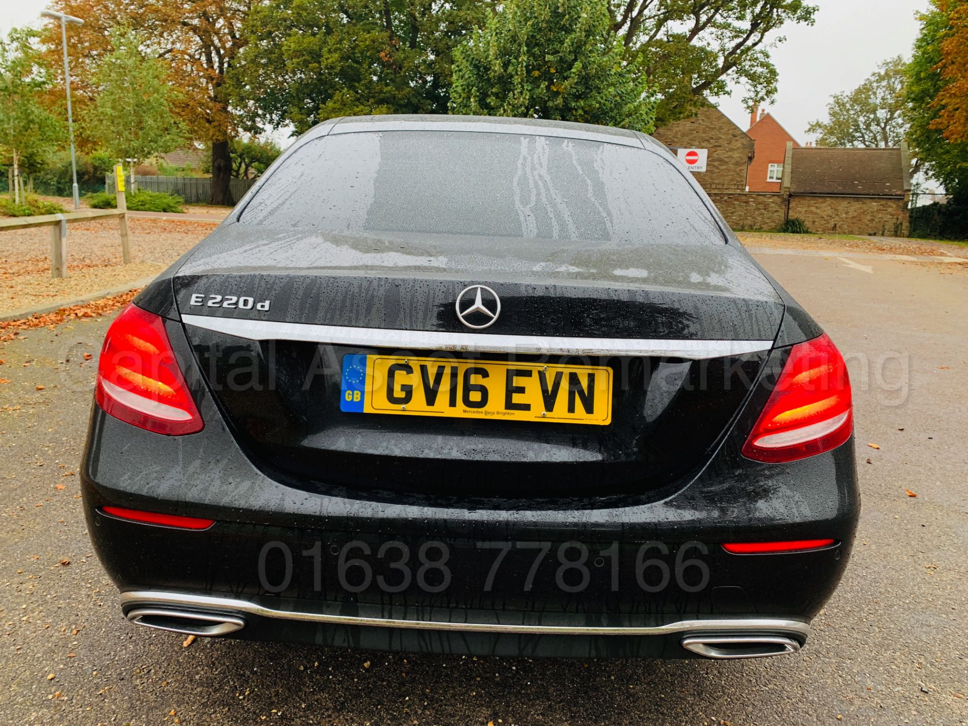 MERCEDES-BENZ E220D SALOON (2016) '9-G TRONIC AUTO - LEATHER - SAT NAV' *MASSIVE SPEC* (NEW MODEL) - Image 10 of 44