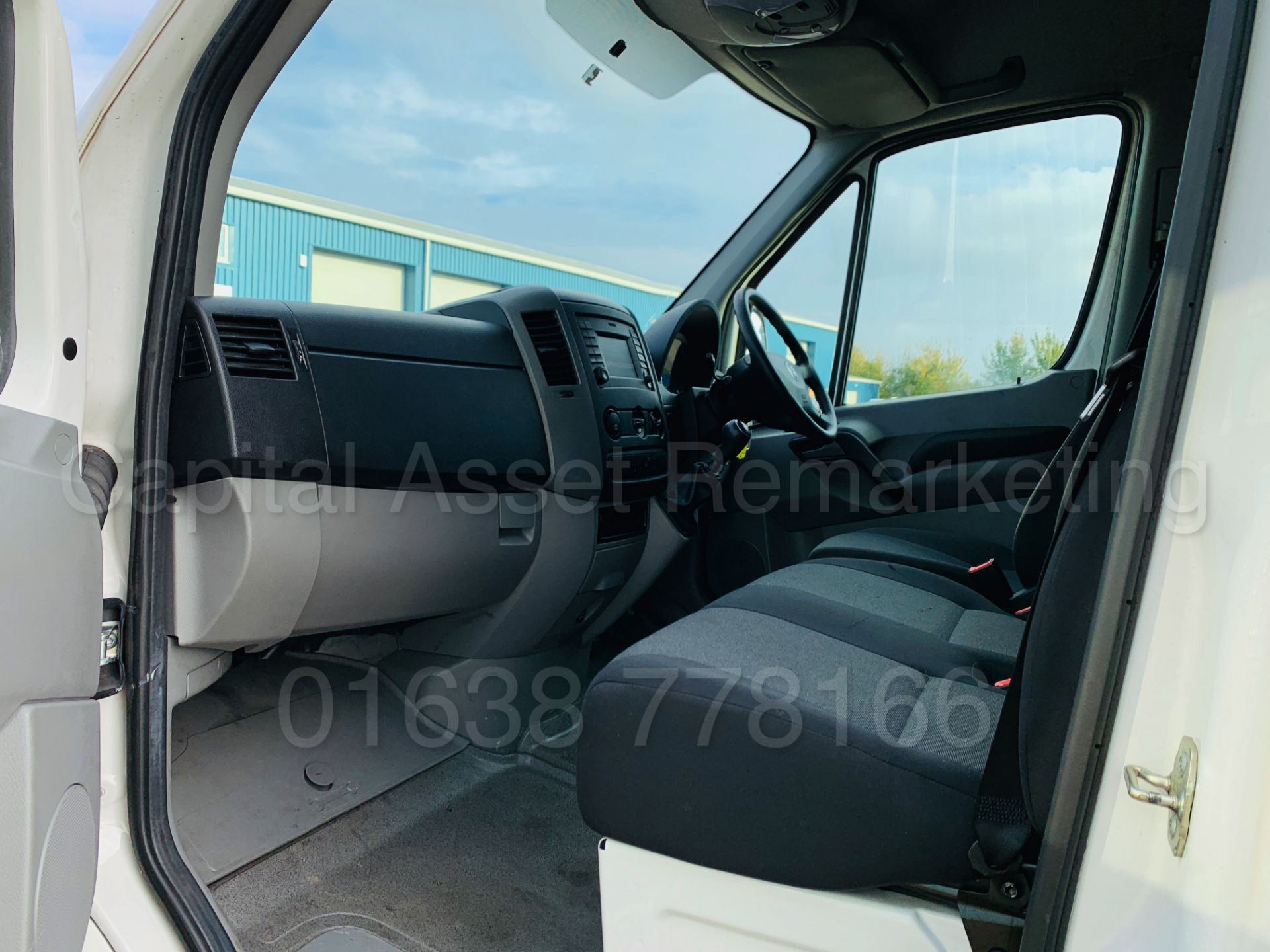 VOLKSWAGEN CRAFTER CR35 *LWB HI-ROOF* (2016 MODEL) '2.0 TDI - 136 BHP - 6 SPEED' (1 OWNER) - Image 17 of 36