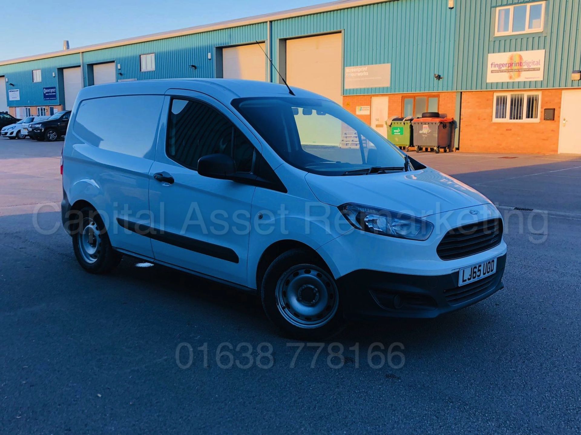 (On Sale) FORD TRANSIT COURIER *BASE EDITION* (2016 MODEL) '1.5 TDCI - 75 BHP - 5 SPEED' (PANEL VAN) - Bild 9 aus 29